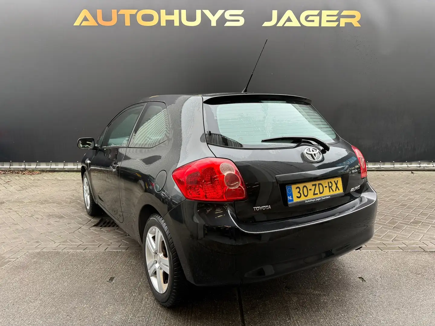 Toyota Auris 1.6-16V Sol Schwarz - 2