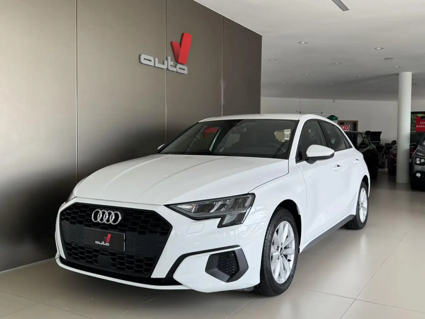 Audi A3 SPB 35 TFSI +SEDILI RISC Blanc - 2