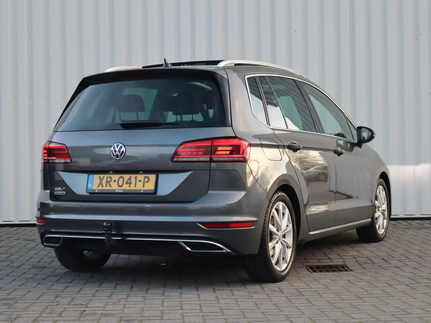 Volkswagen Golf Sportsvan 1.5 TSI 150pk DSG ACT Highline Edition | Panoramad Gris - 2