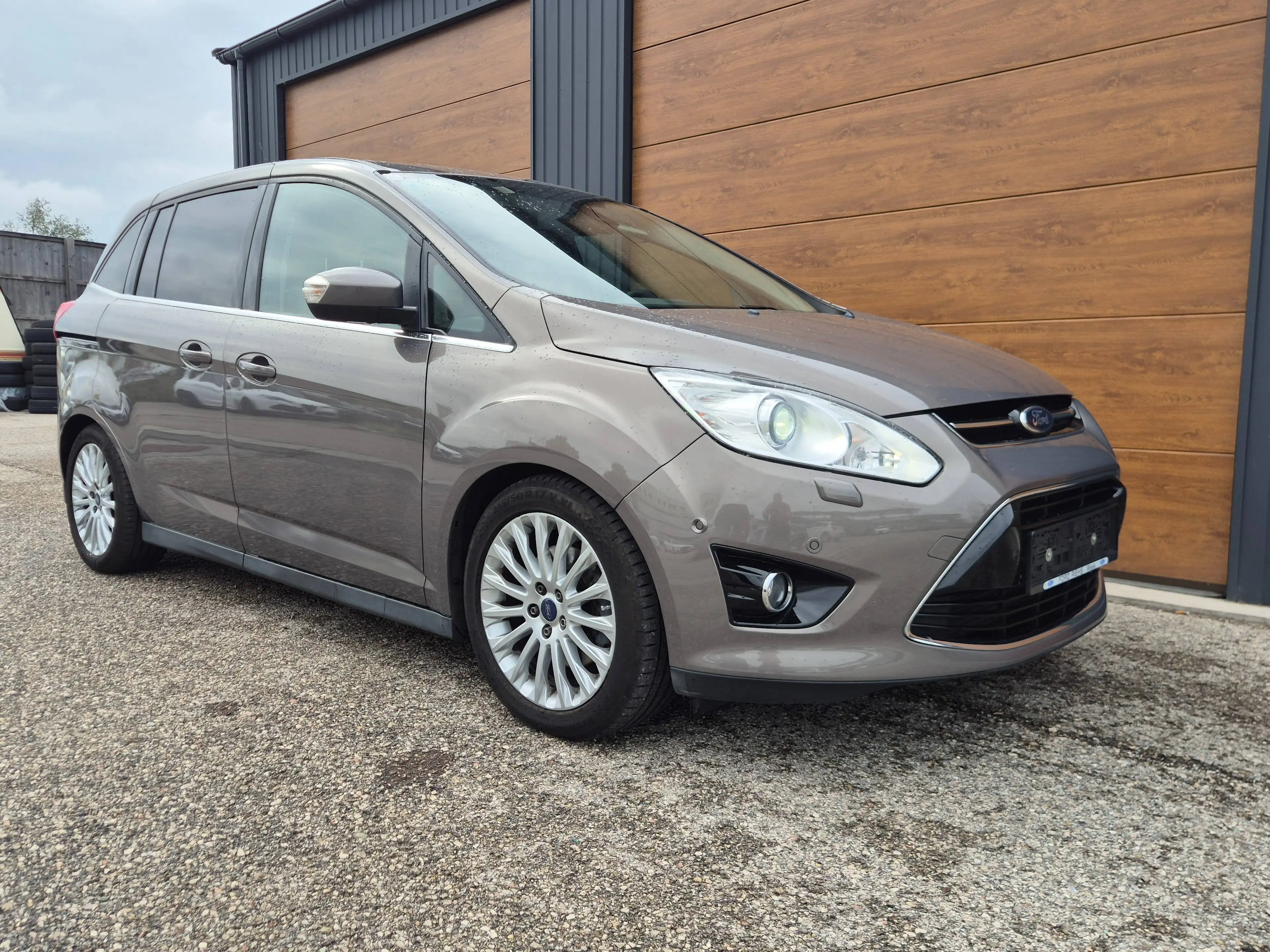 Ford Grand C-Max Grand C-MAX Titanium 2,0 TDCi DPF Powershift Titanium — photo 2