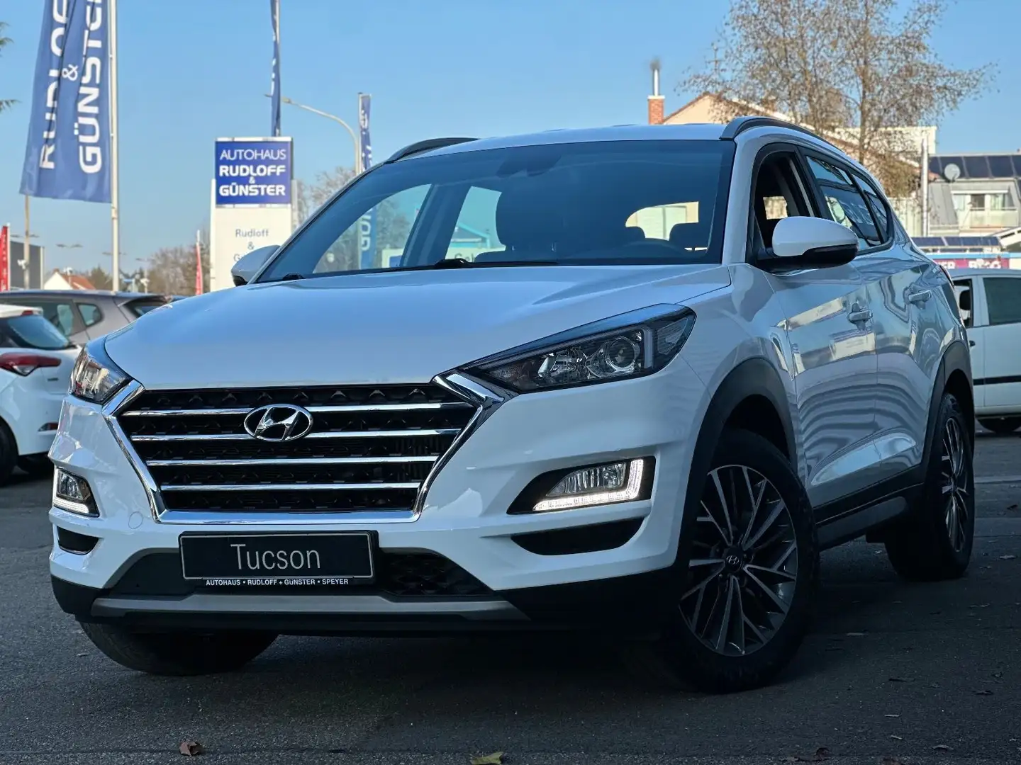 Hyundai TUCSON 1,6 AT NAVI/AHK/PDC/SHZ/LHZ/CAM/GARANTIE Weiß - 1