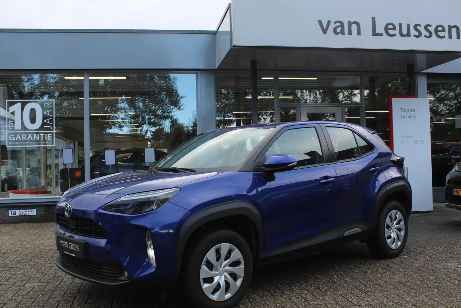 Toyota Yaris Cross 1.5 Hybrid 115 ALL SEASEN BANDEN CLIMA APPLE/ANDRO Blauw - 1