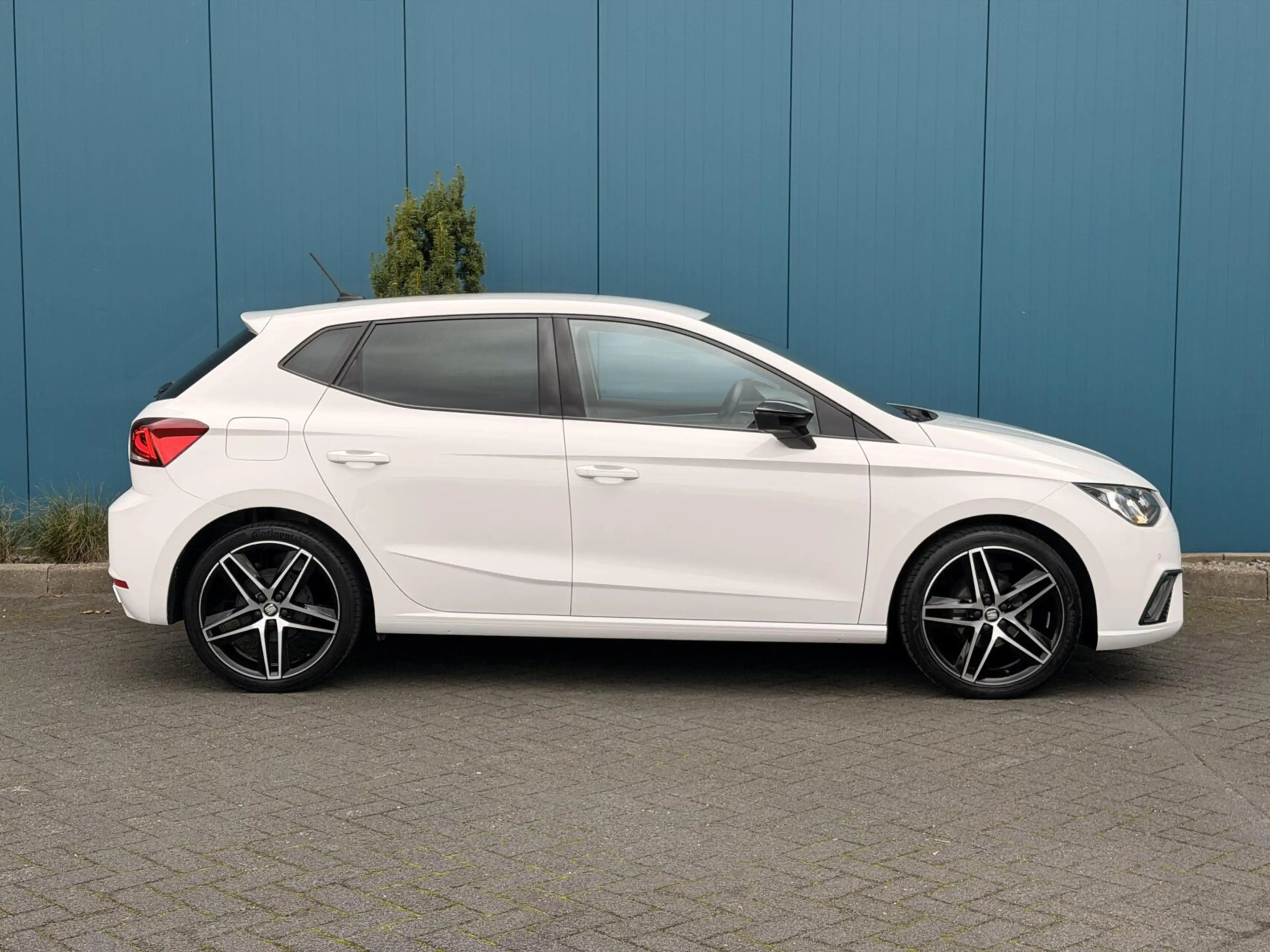 SEAT Ibiza 1.0 TSI FR Business Intense CARPLAY | CAM | 18"LMV — photo 22