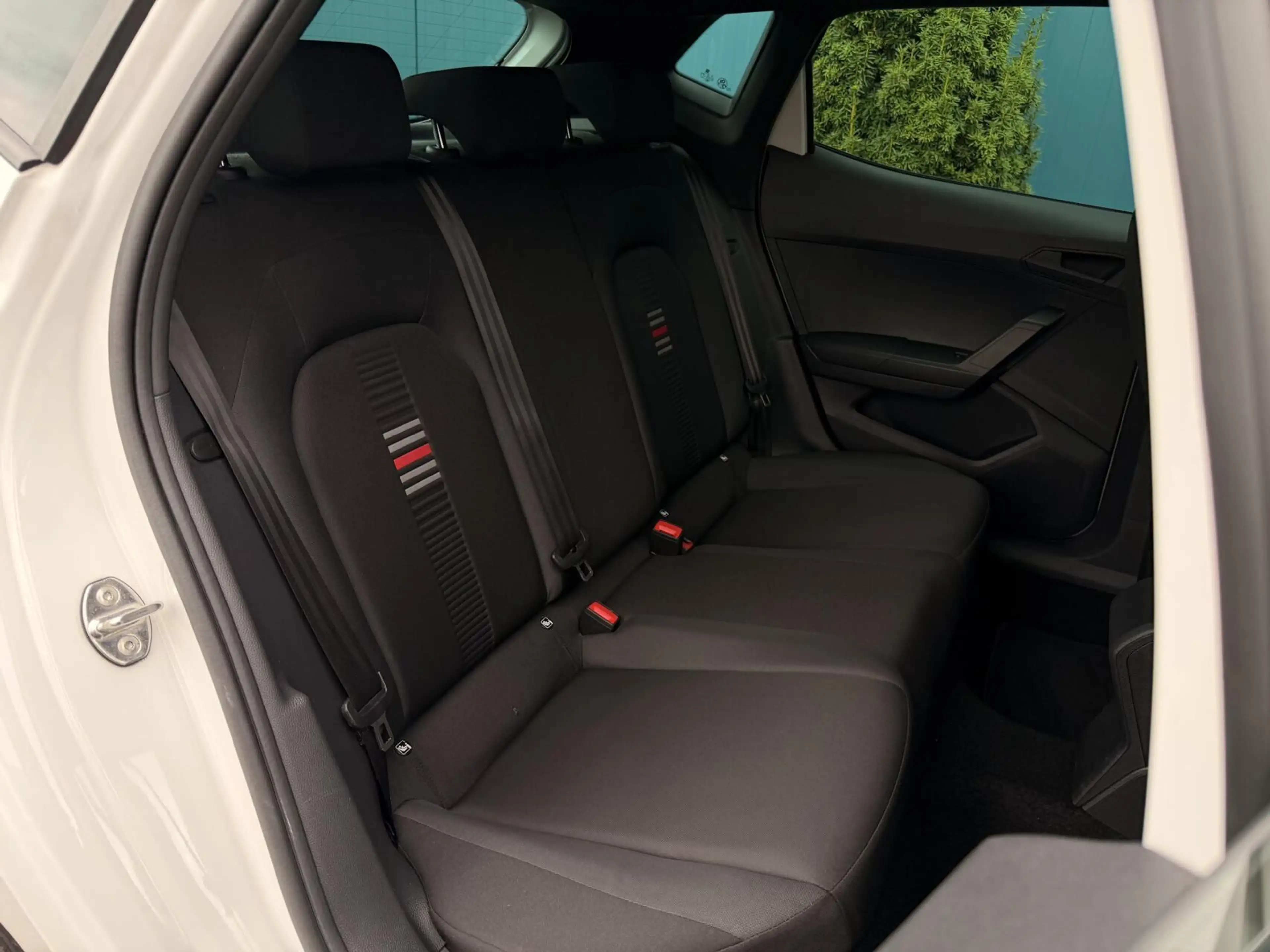 SEAT Ibiza 1.0 TSI FR Business Intense CARPLAY | CAM | 18"LMV — photo 42