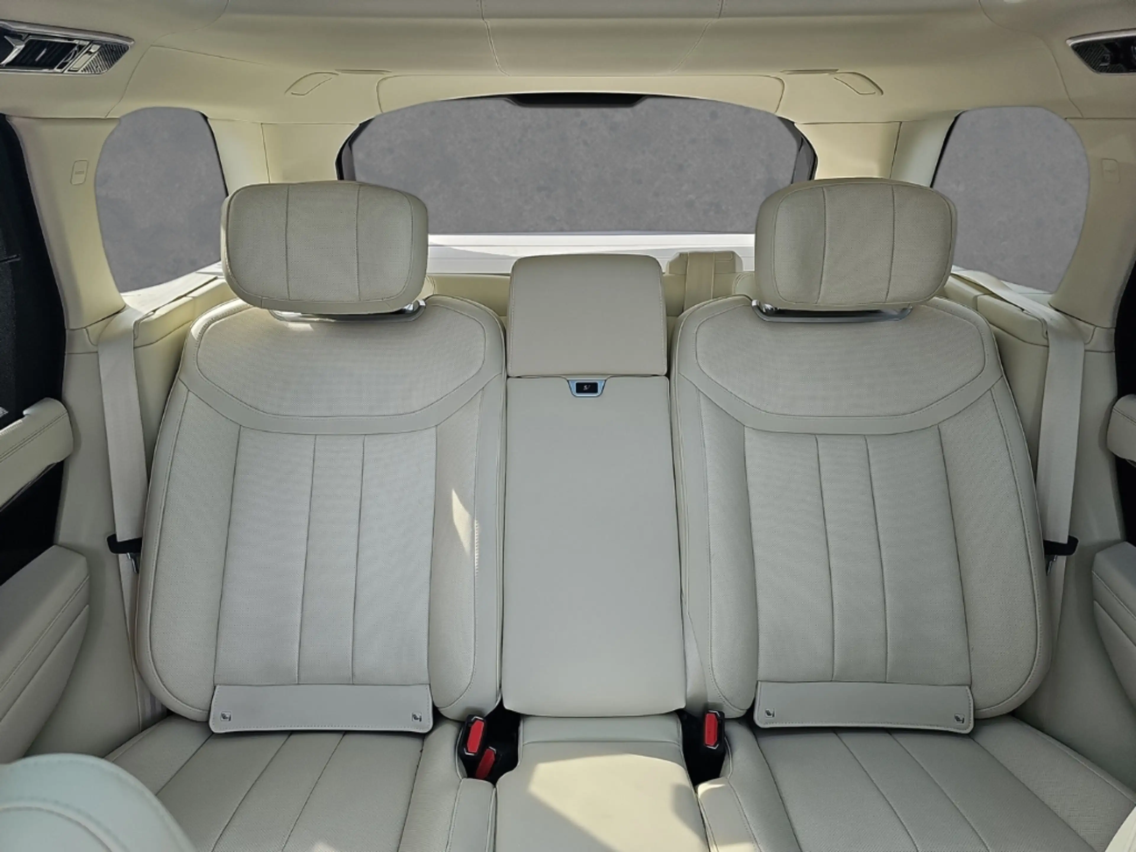 Land Rover Range Rover D350 Autobiography (SWB) — photo 10