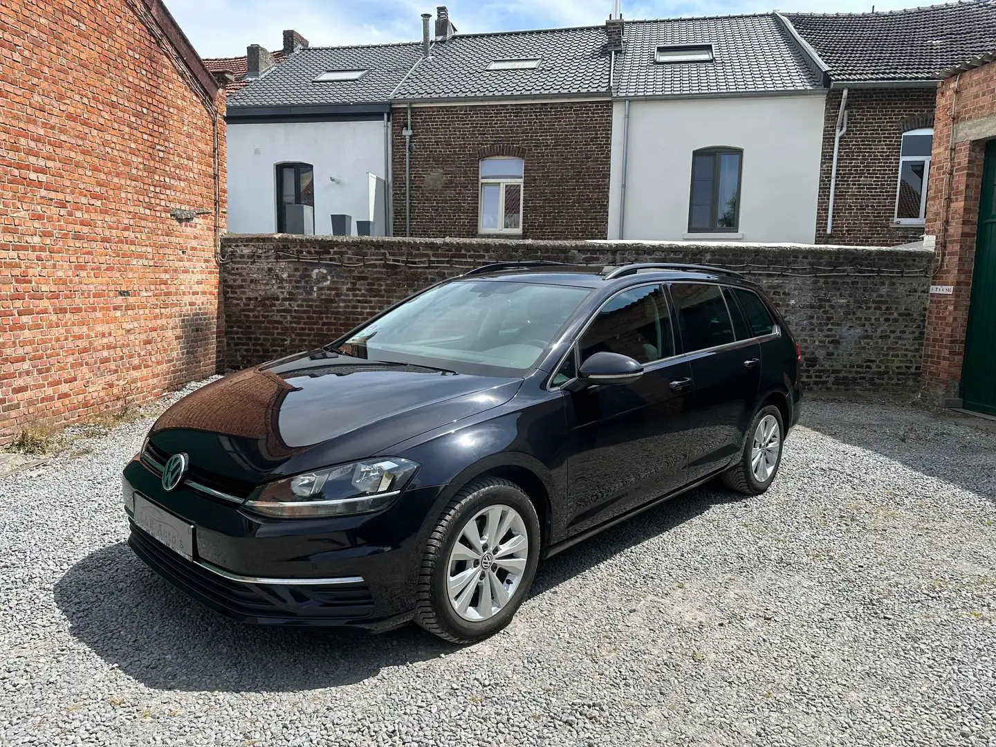 Volkswagen Golf Variant SW 1.0 TSI Comfortline OPF Zwart - 1