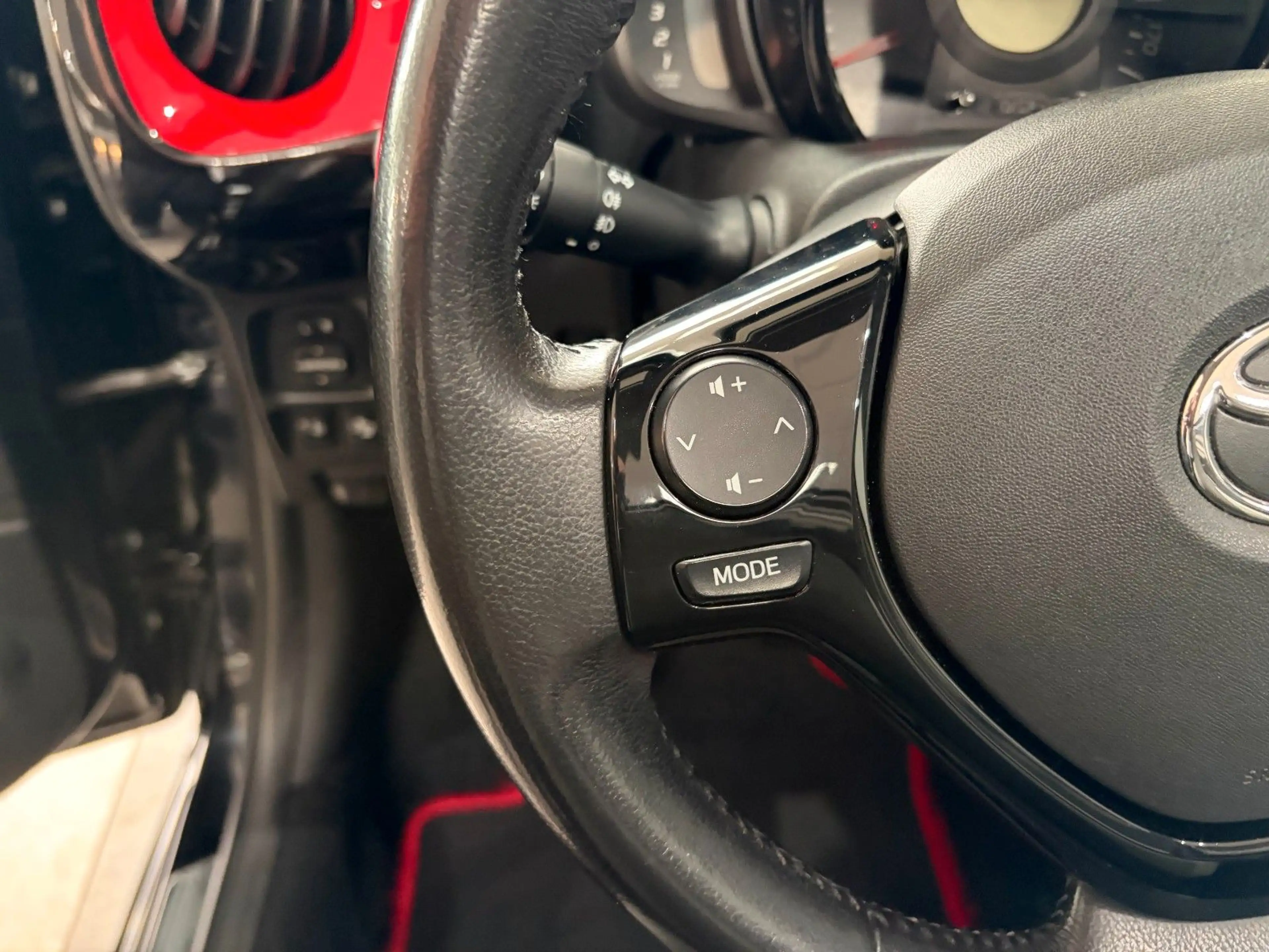 Toyota Aygo KAygo AYGO x-wave*Faltdach*Kamera*Klimaautomatik — photo 36