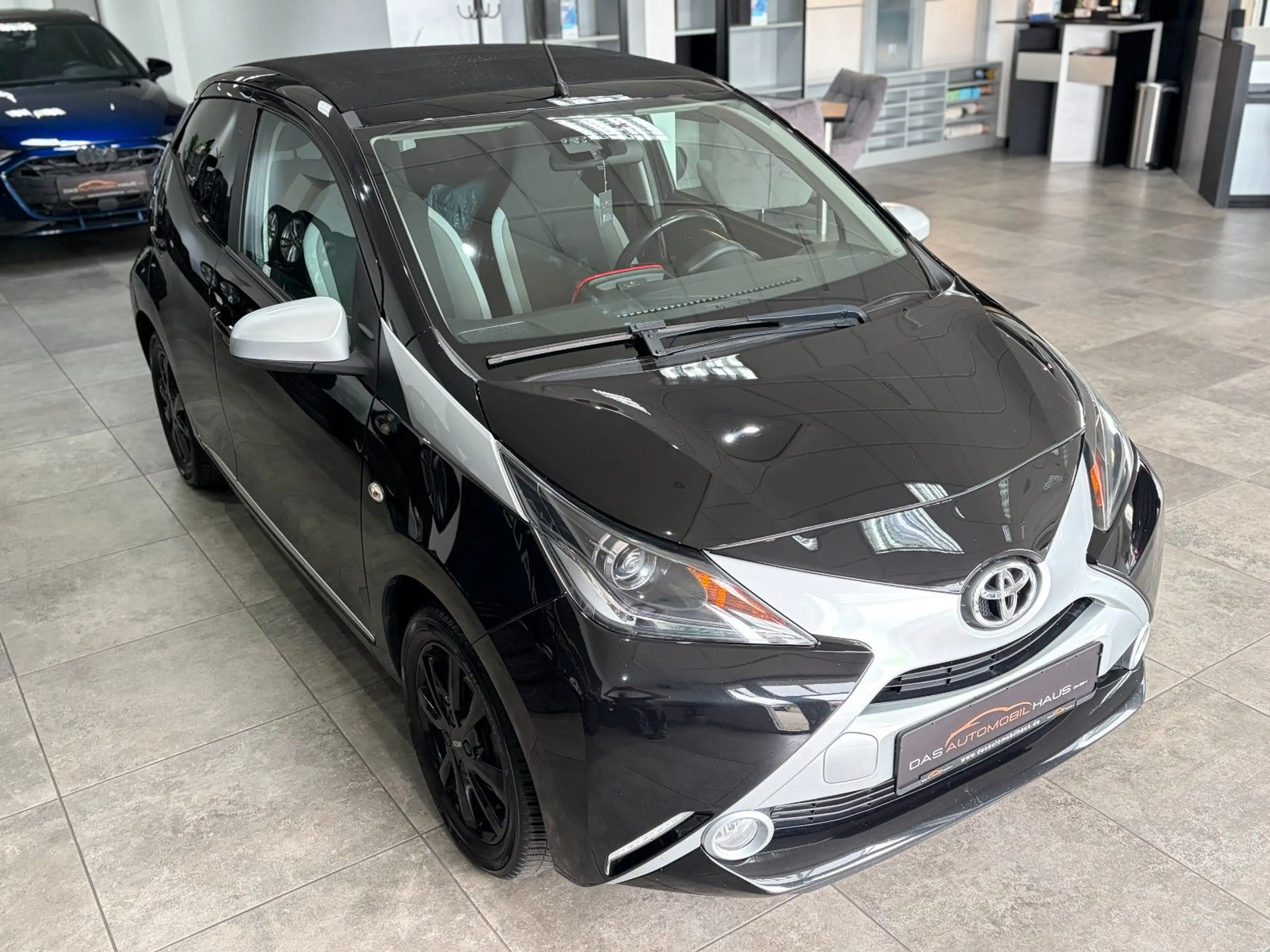 Toyota Aygo KAygo AYGO x-wave*Faltdach*Kamera*Klimaautomatik — photo 23