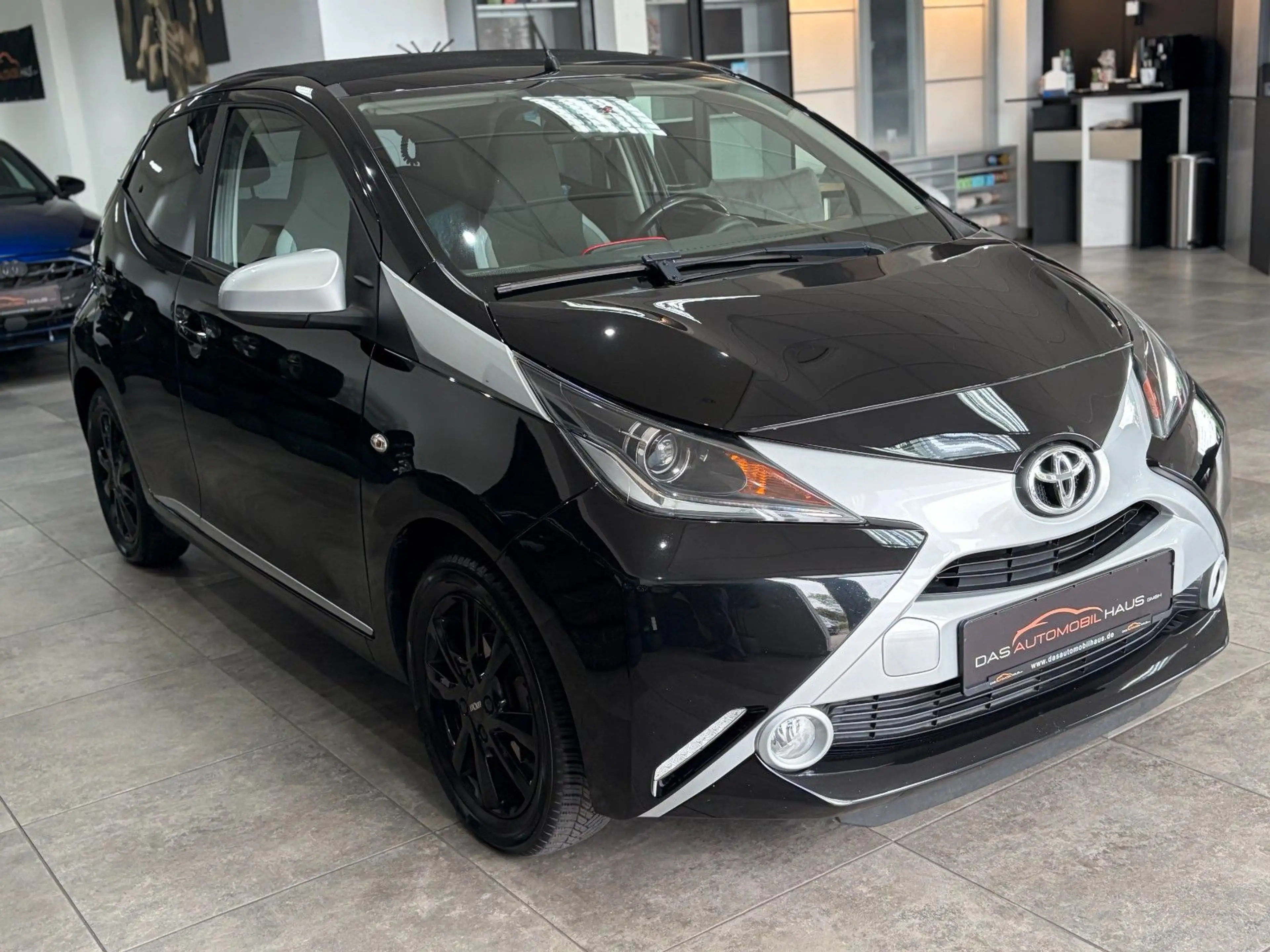 Toyota Aygo KAygo AYGO x-wave*Faltdach*Kamera*Klimaautomatik — photo 27