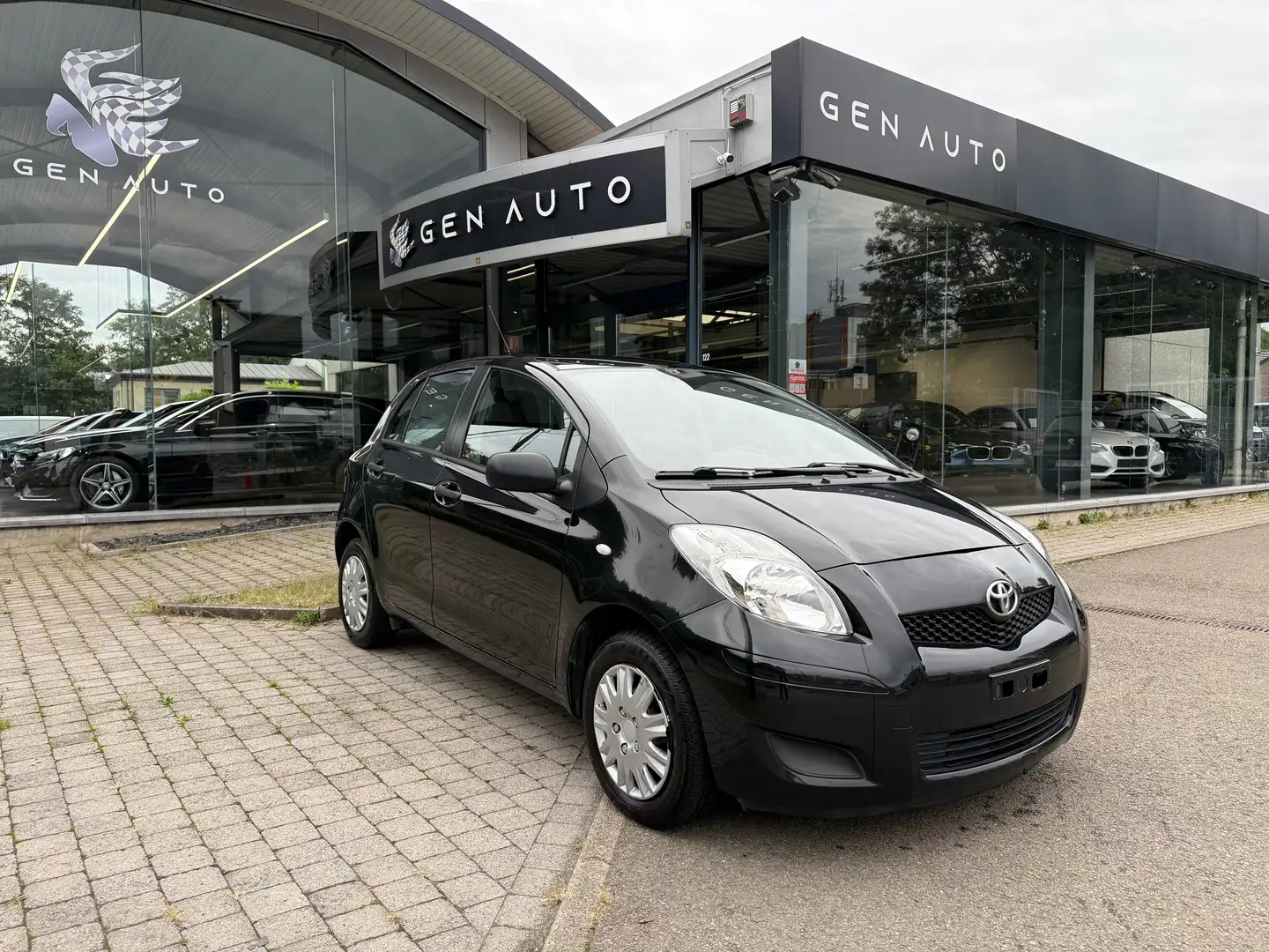 Toyota Yaris 1.0i VVT-i Comfort Euro 5 Noir - 1