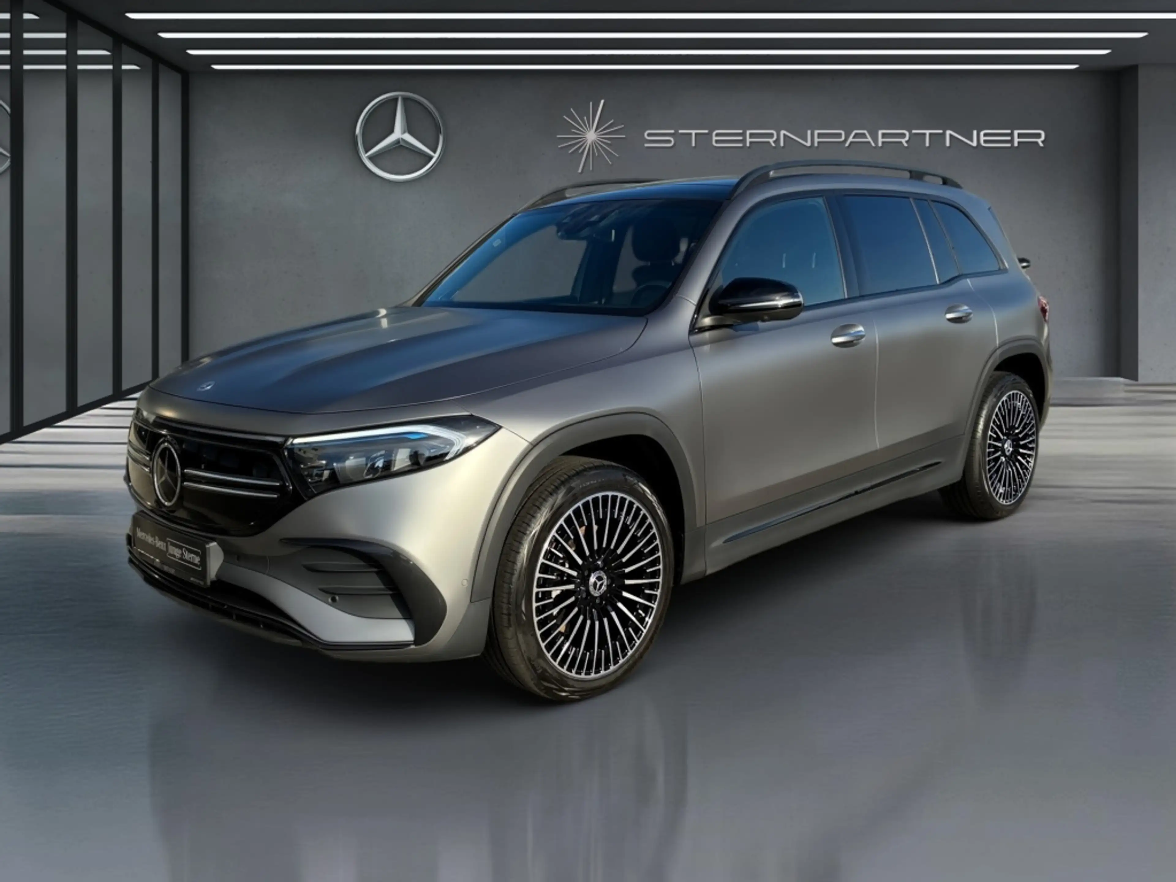 Mercedes-Benz EQB 250 + AMG+HEAD-UP+DISTRONIC+KEYLESS+BURMESTER