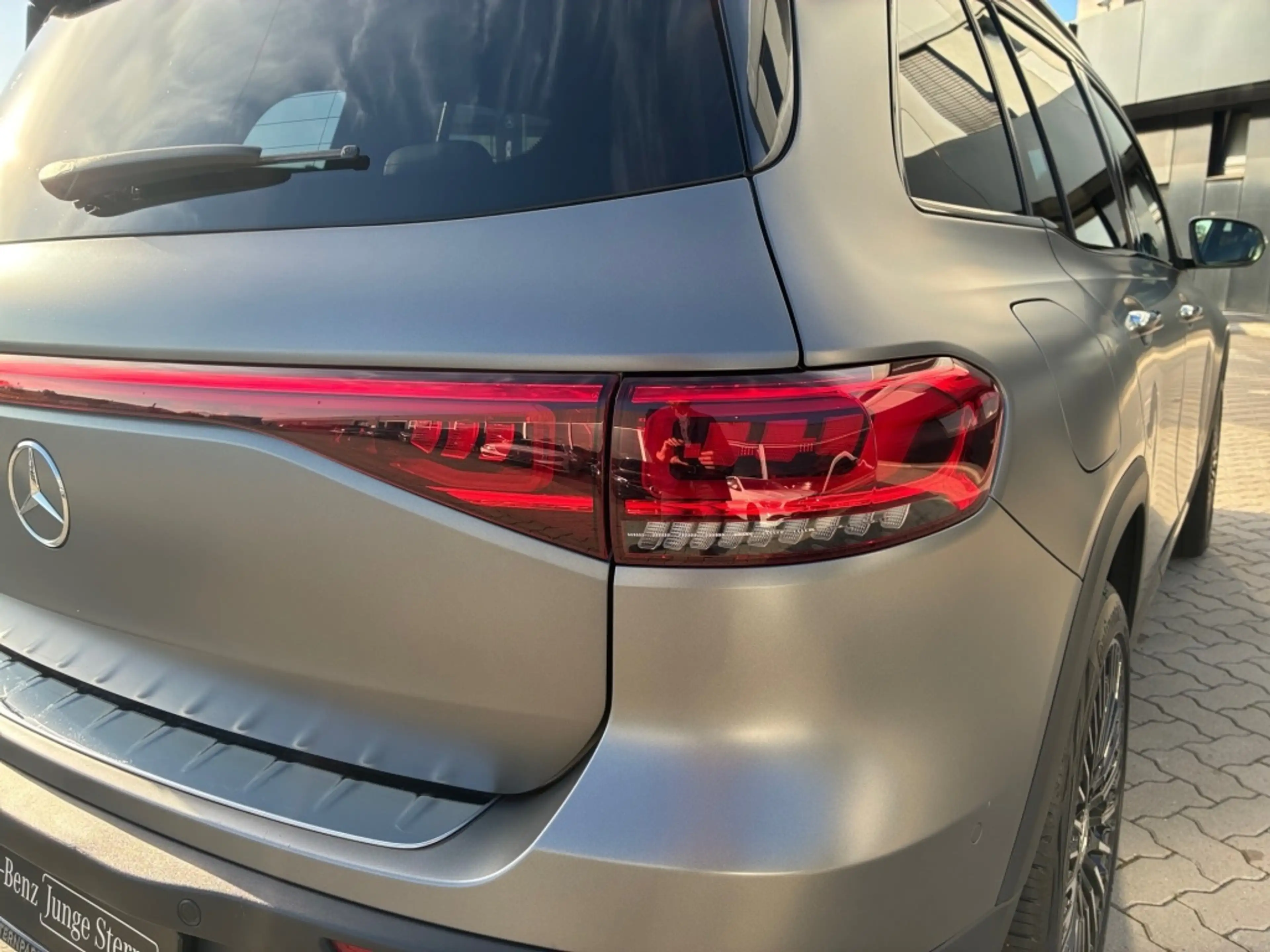 Mercedes-Benz EQB 250 + AMG+HEAD-UP+DISTRONIC+KEYLESS+BURMESTER — photo 11