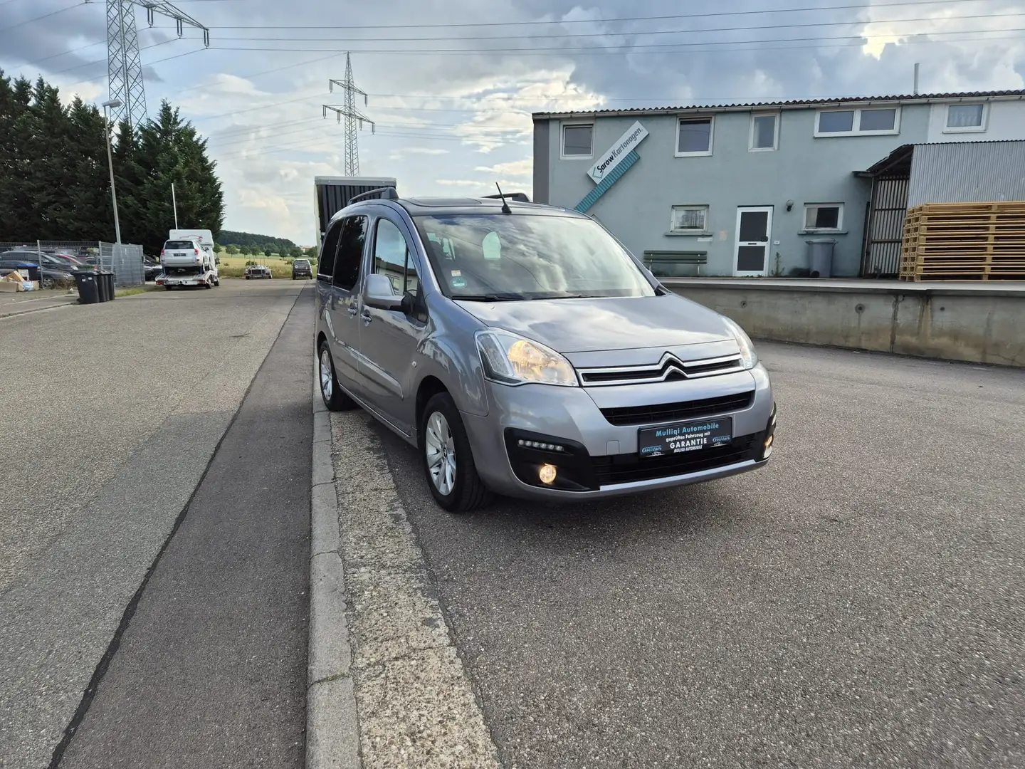 Citroen Berlingo Shine Grau - 1