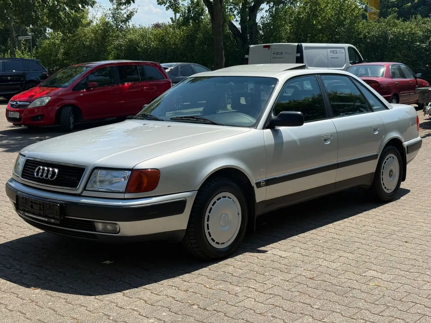 Audi 100 2.6*AUTOM*KLIMA*SD*STHZG*RENTNERFAHRZEUG*TOP Zilver - 1