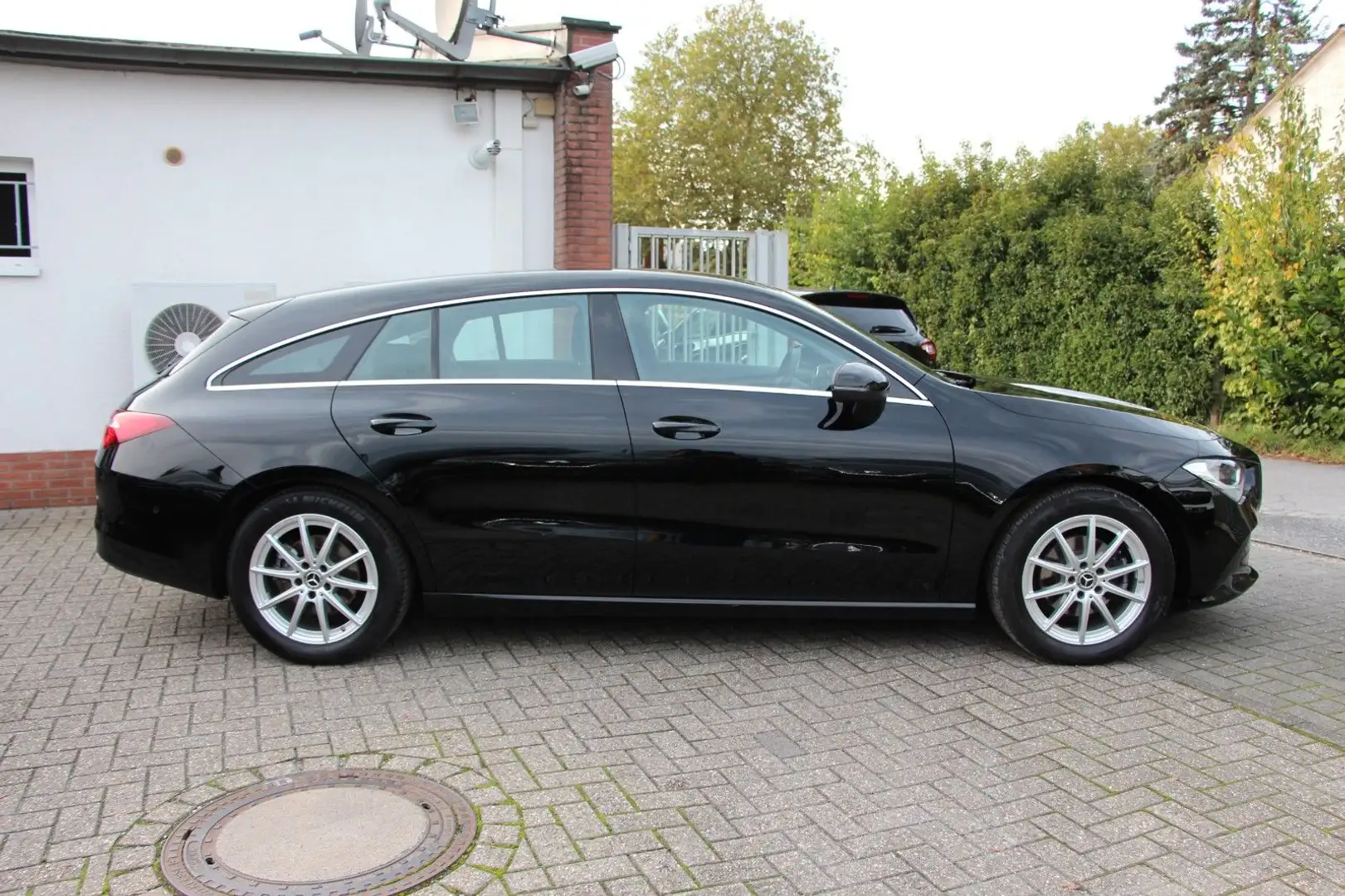 Mercedes-Benz CLA 180 SHZG*NAVI*PDC*EU6 /12782 Schwarz - 2