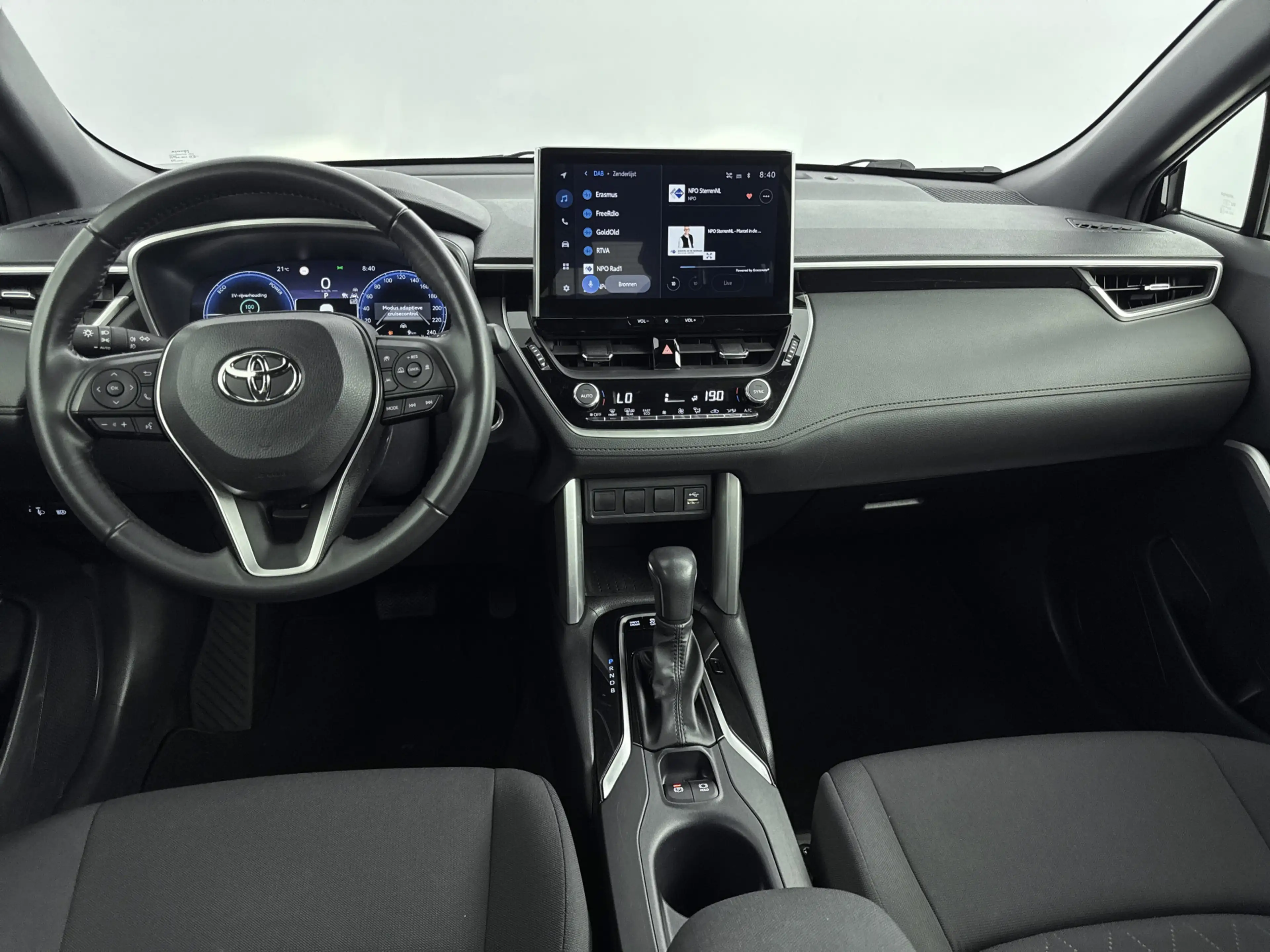 Toyota Corolla Cross 2.0 High Power Hybrid Active | Cruise Control Adap — photo 5