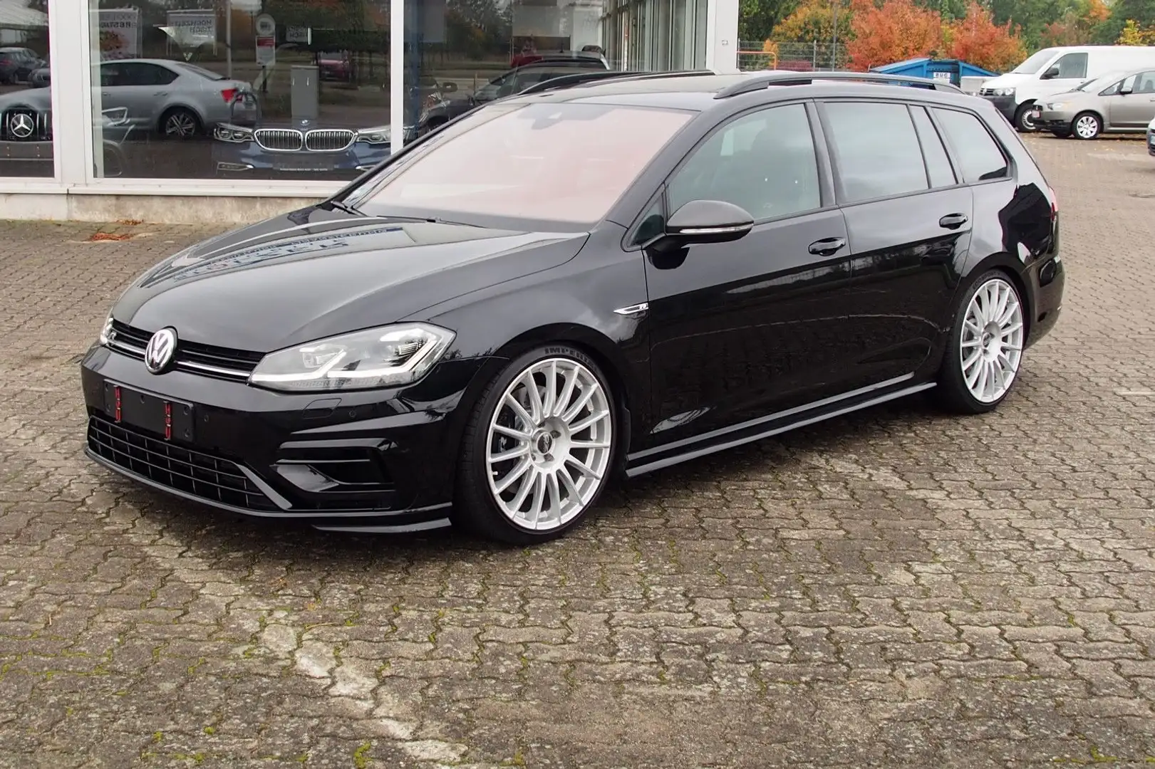 Volkswagen Golf VII Variant R 4Motion Leder Pano Carbon ACC Schwarz - 1