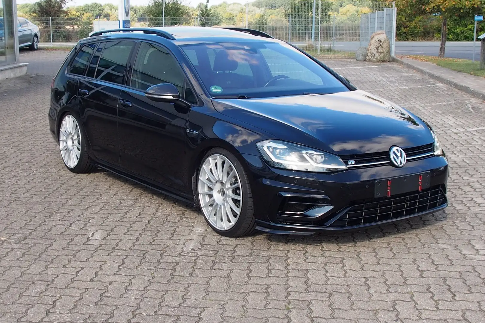 Volkswagen Golf VII Variant R 4Motion Leder Pano Carbon ACC Schwarz - 2