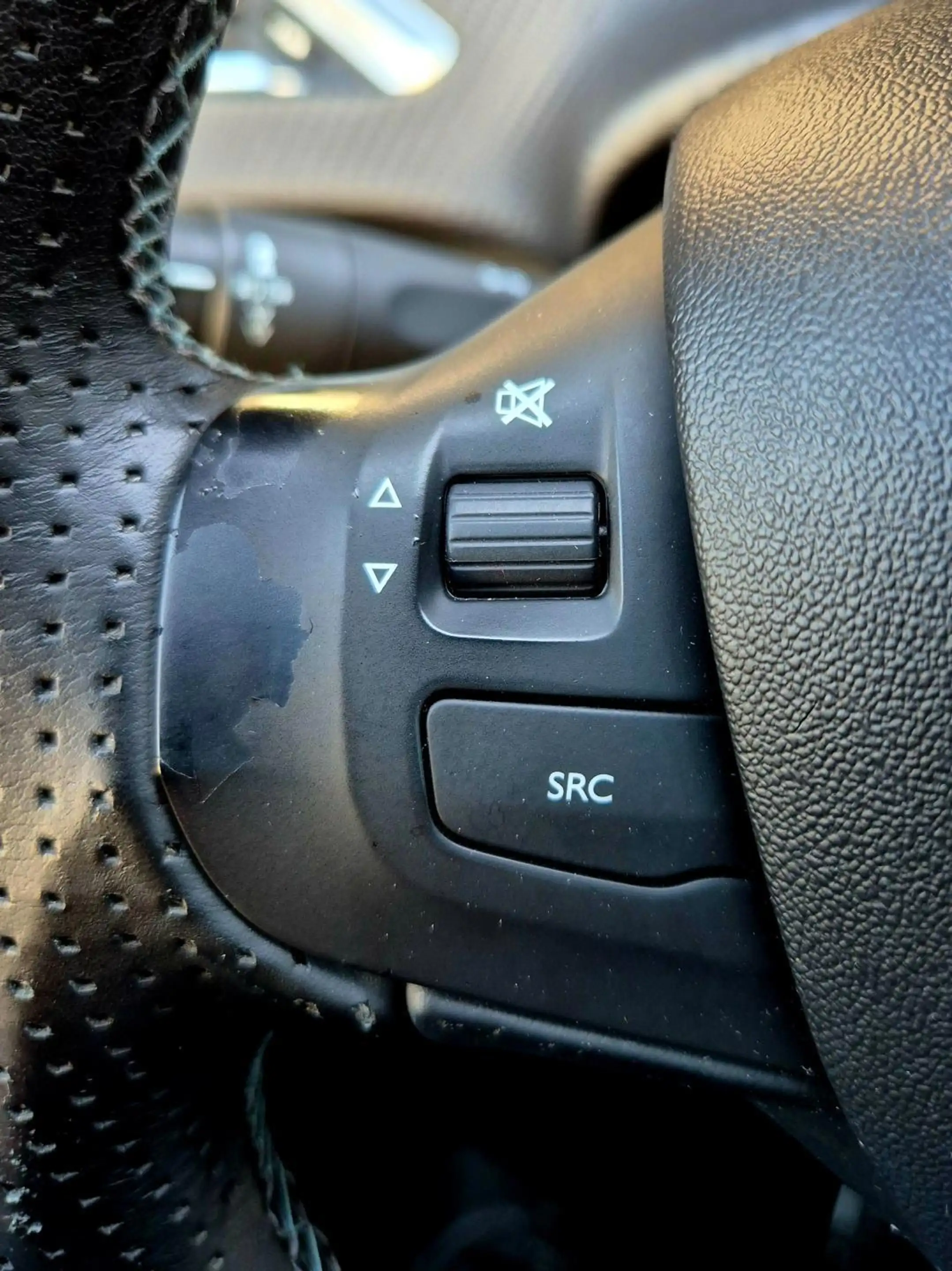 Peugeot 2008 1.2 PureTech 131PK Crossway + Dealer OH|Panorama|P — photo 21