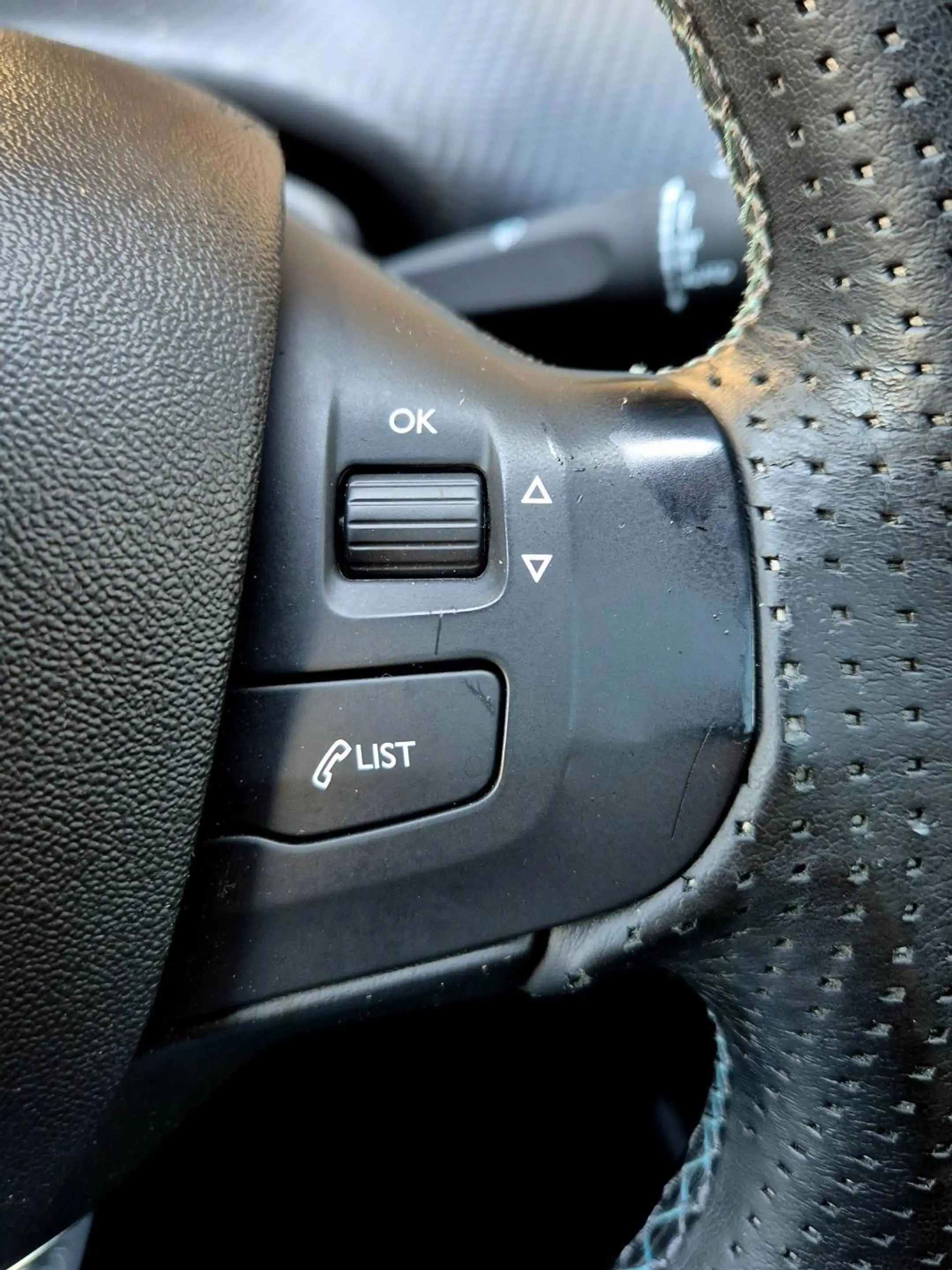 Peugeot 2008 1.2 PureTech 131PK Crossway + Dealer OH|Panorama|P — photo 23