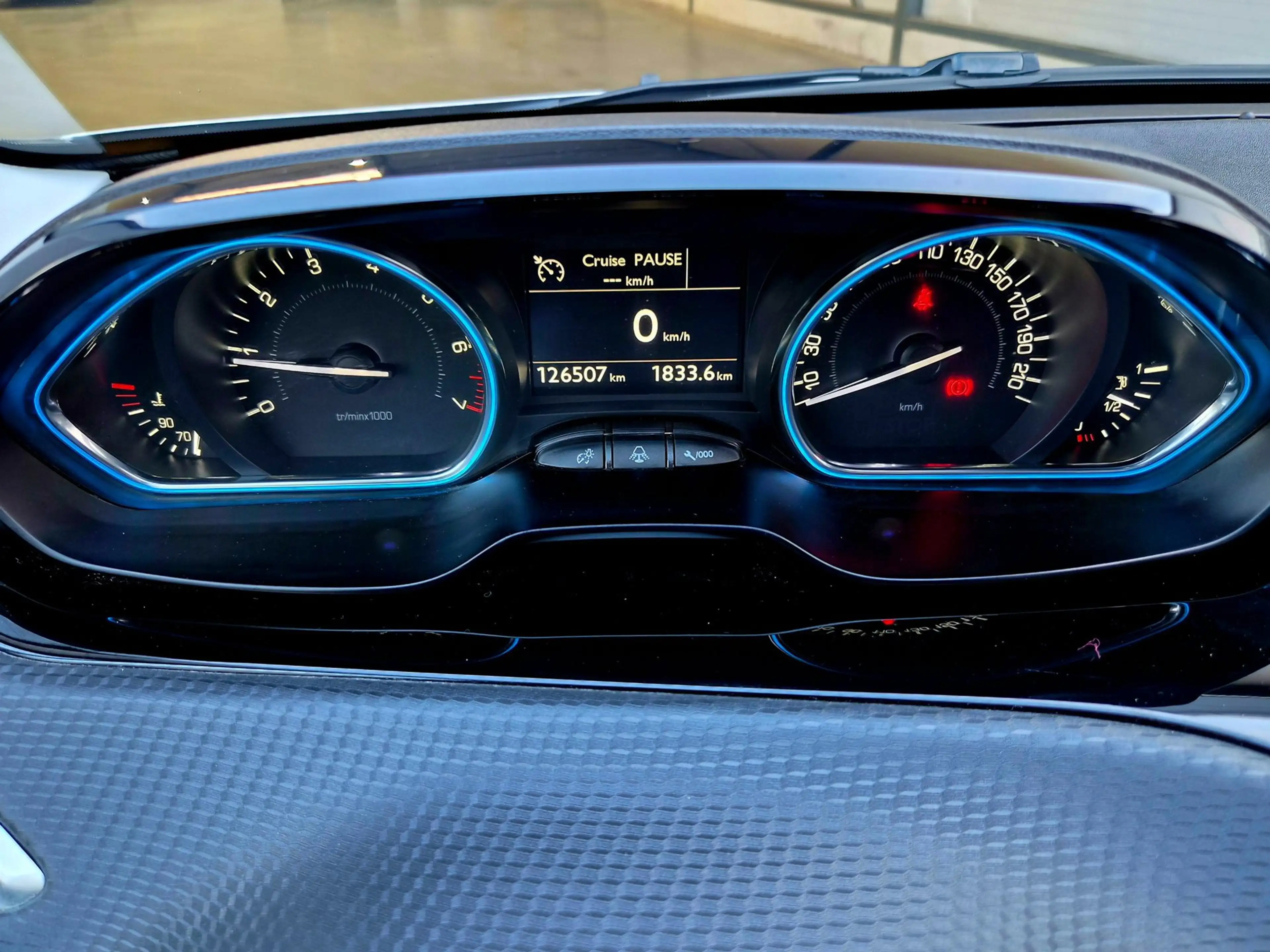 Peugeot 2008 1.2 PureTech 131PK Crossway + Dealer OH|Panorama|P — photo 19