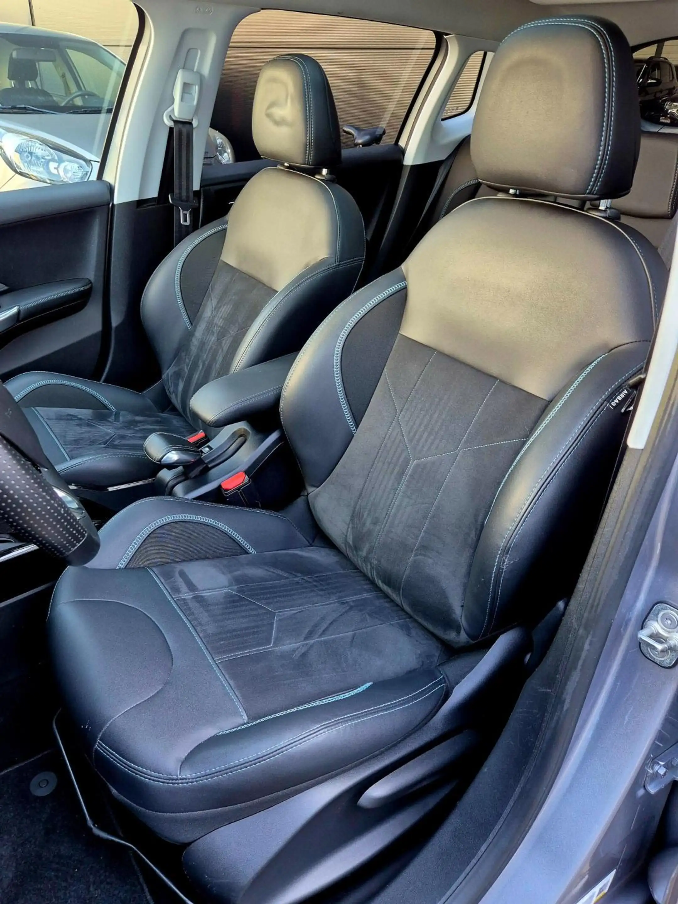 Peugeot 2008 1.2 PureTech 131PK Crossway + Dealer OH|Panorama|P — photo 5