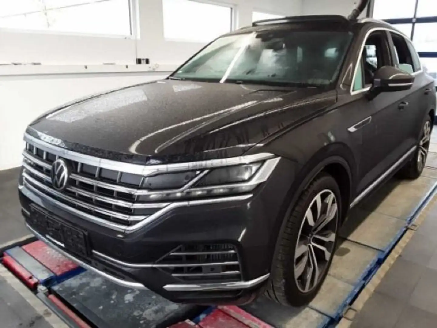 Volkswagen Touareg 3.0 V6 TSI eHybrid Elegance 4M Navi*Pano Zwart - 2