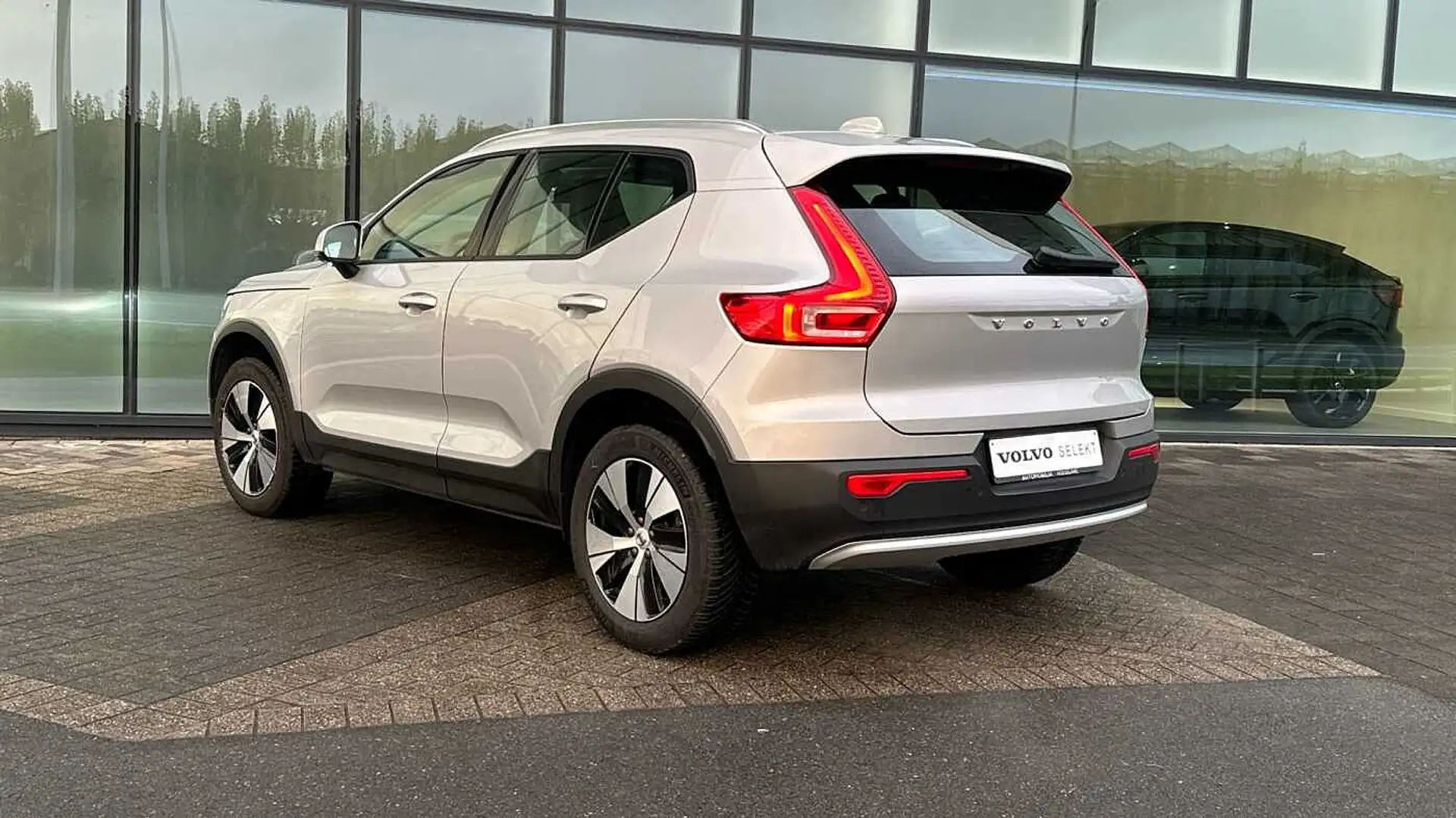 Volvo XC40 Core B3 Mild hybride | Leder | Google | Camera | E Argento - 2