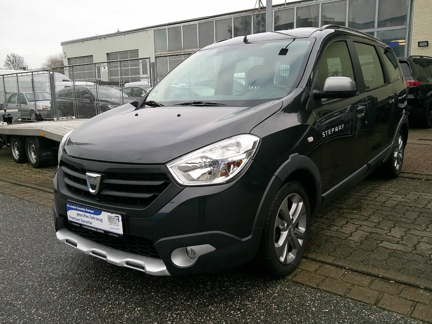Dacia Lodgy Stepway Grau - 1