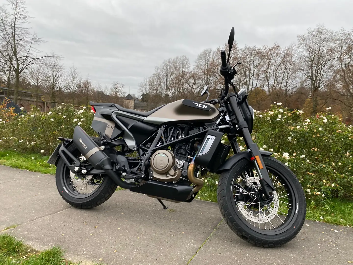 Husqvarna Svartpilen Svartpilen 701 Style - 2