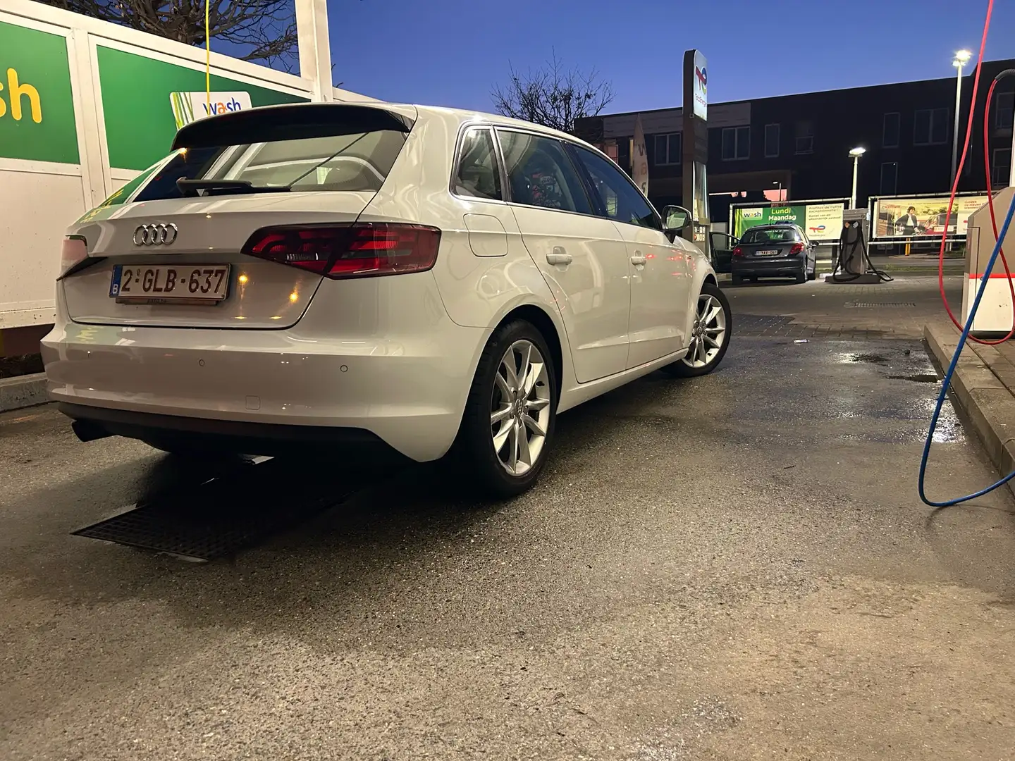 Audi A3 Sportback 1.2 TFSI Ambiente - 2