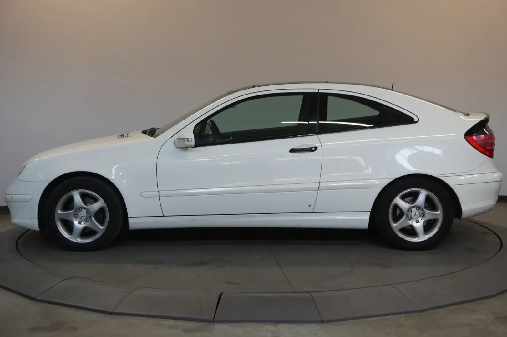 Mercedes-Benz CE 200 C200 Kompressor Sportcoupé Automatik StdHzg Pano Blanco - 2