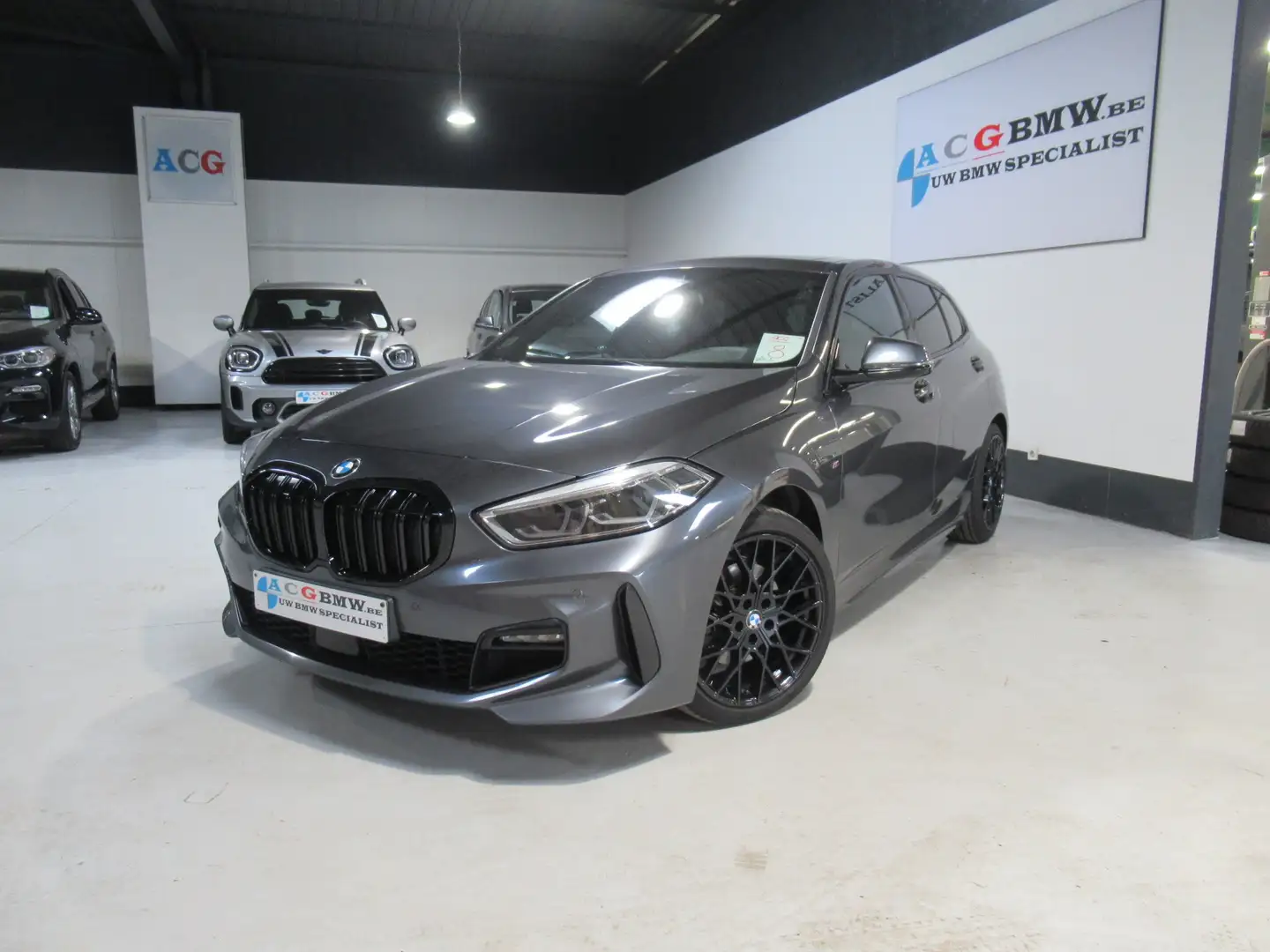 BMW 116 D Aut M Sport Shadow Black Pano LED Navi Alca DPF Gris - 1