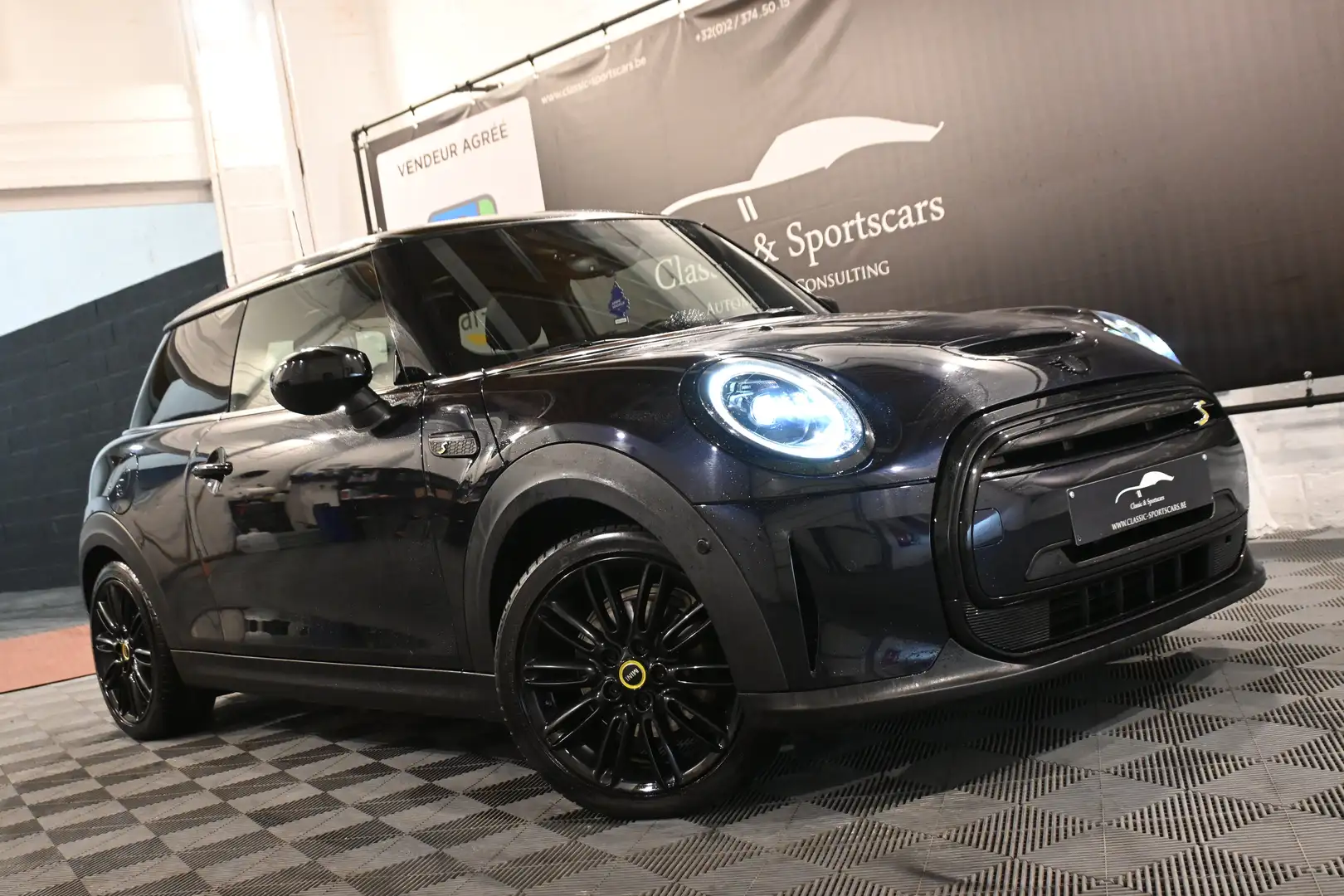 MINI Cooper SE e-Mini 28.9 kWh BLACK EDITION / CAMERA / PANO !! Schwarz - 2
