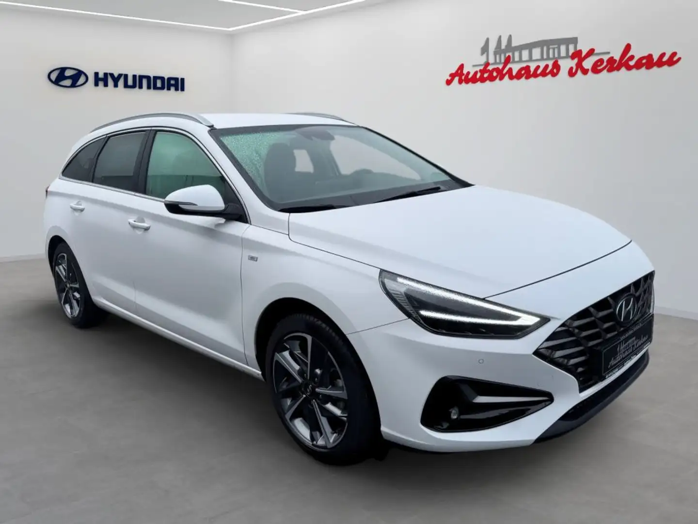 Hyundai i30 1.5 T-GDI 48V-Hybrid DCT Prime+AHK Weiß - 2