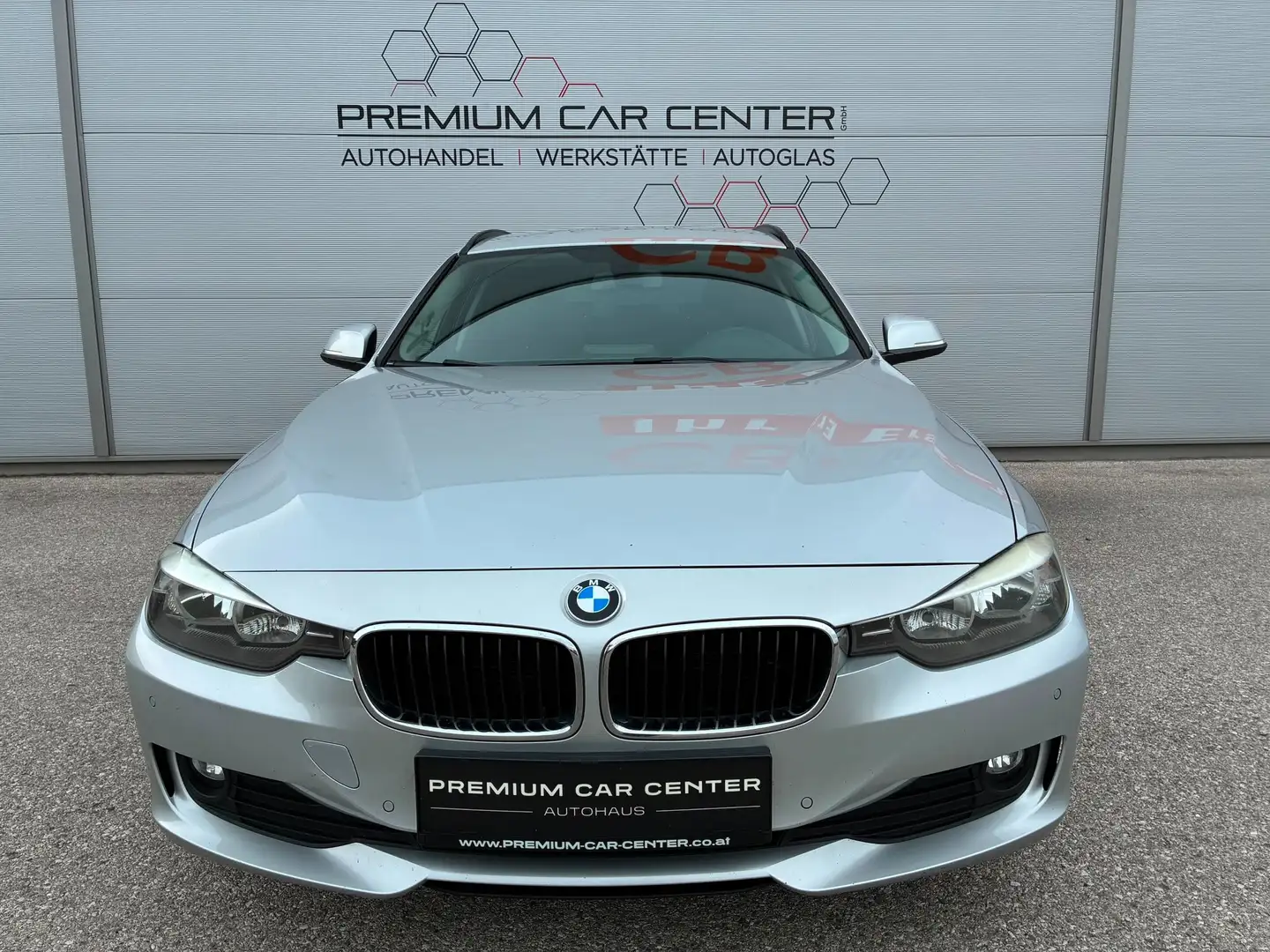 BMW 320 d Aut. Touring PDC / KLIMA / NAVI / ELEKTR. HECKKL Grau - 2