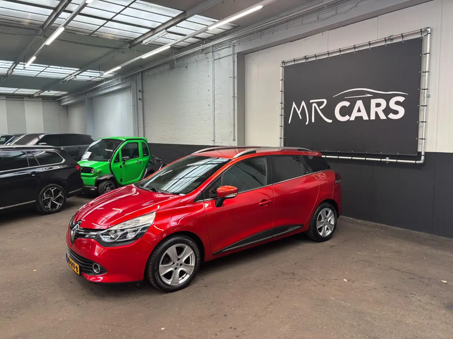 Renault Clio Estate 0.9 TCe Iconic navi/clima Rood - 2