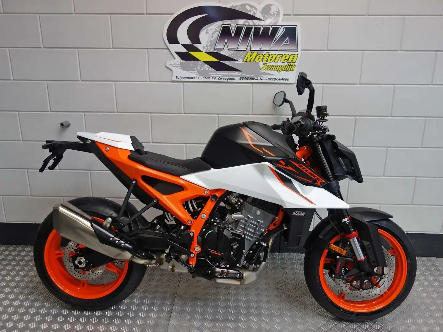 KTM 990 Duke R Oranje - 1