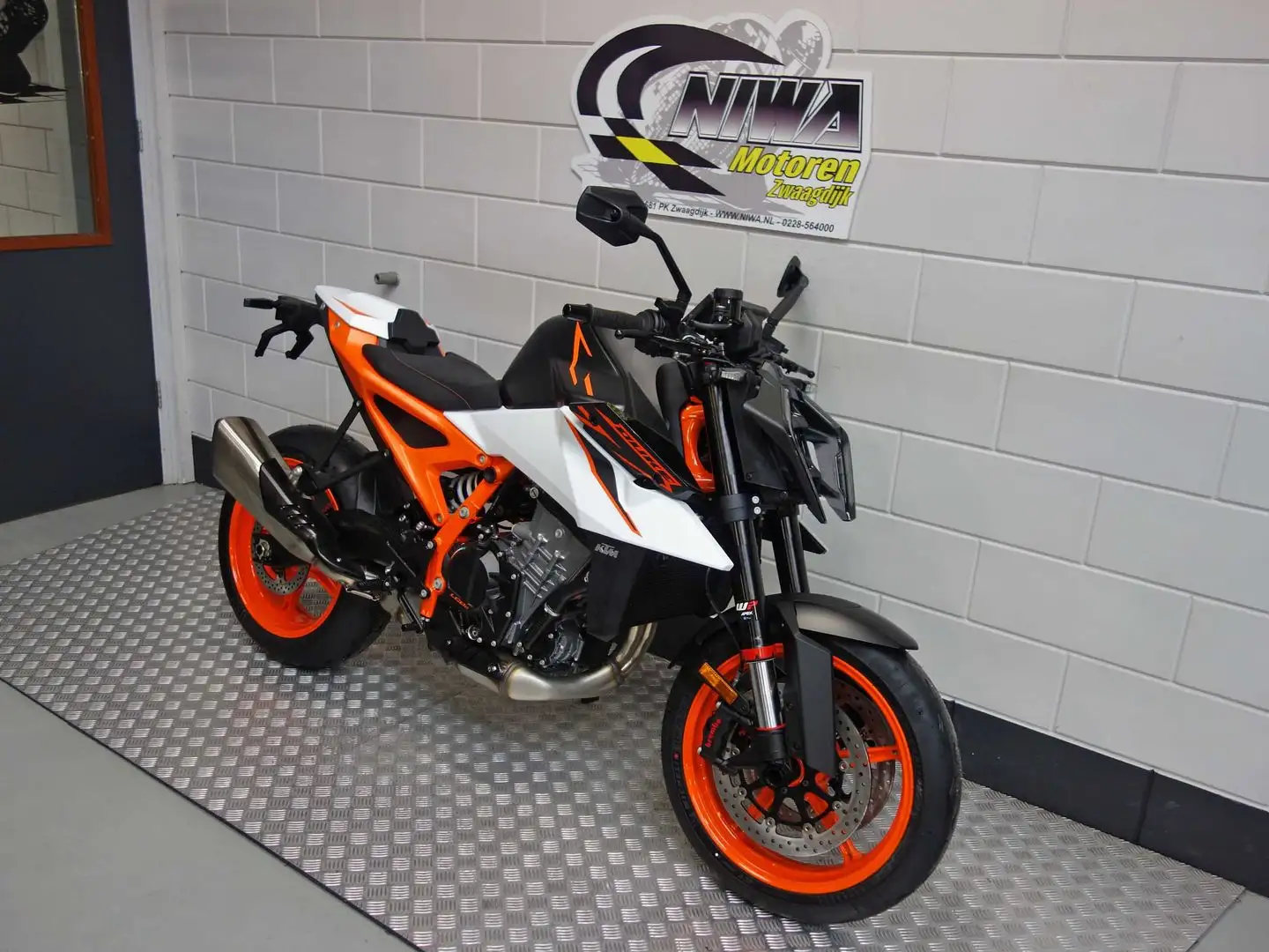 KTM 990 Duke R Oranje - 2