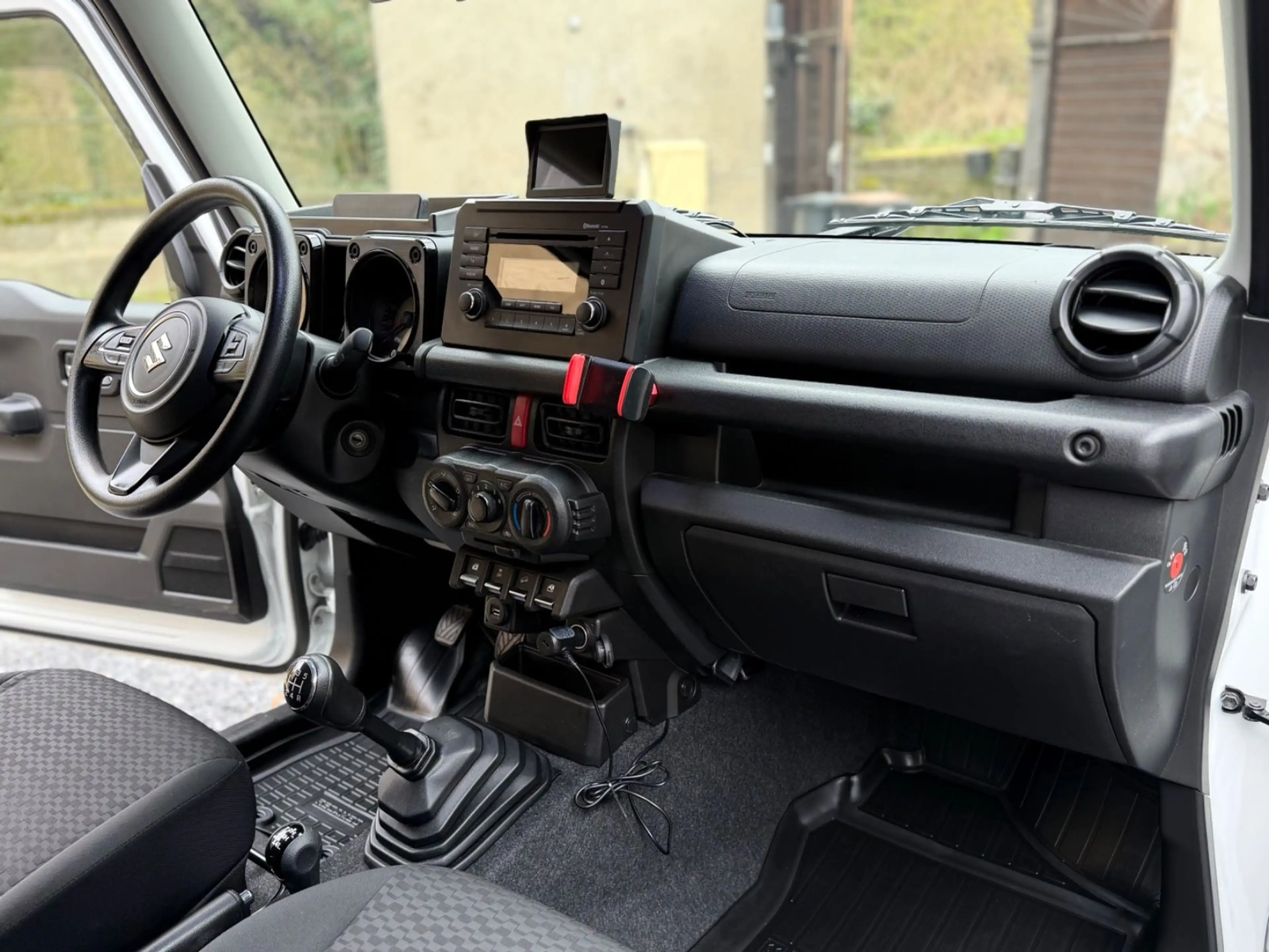 Suzuki Jimny 1.5 Comfort | NFZ | Standheizung | LED 4x4 — photo 16