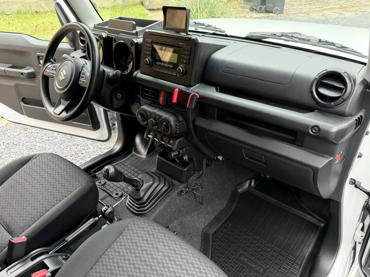 Suzuki Jimny 2021 — фото 12
