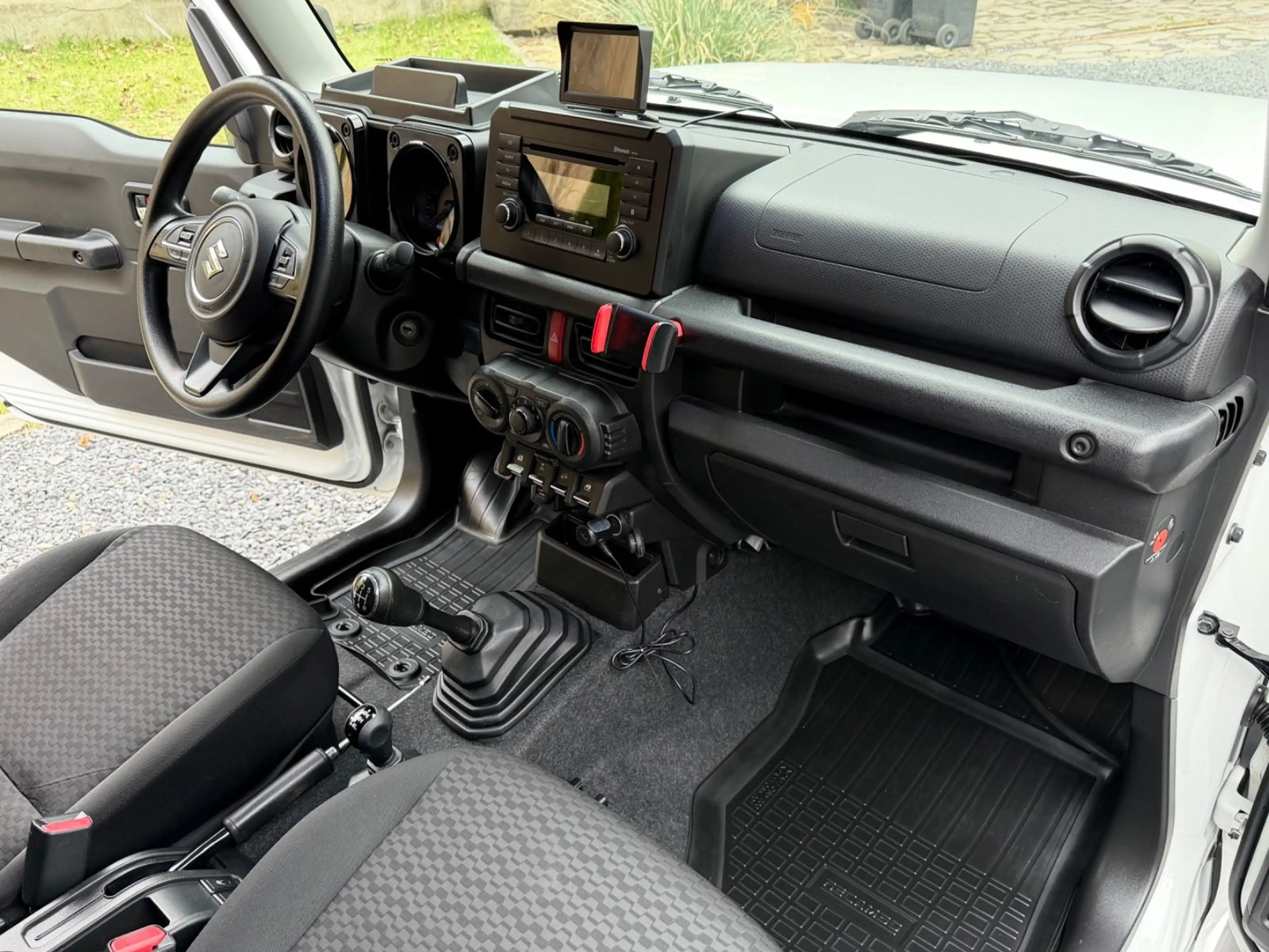 Suzuki Jimny 1.5 Comfort | NFZ | Standheizung | LED 4x4 — photo 12
