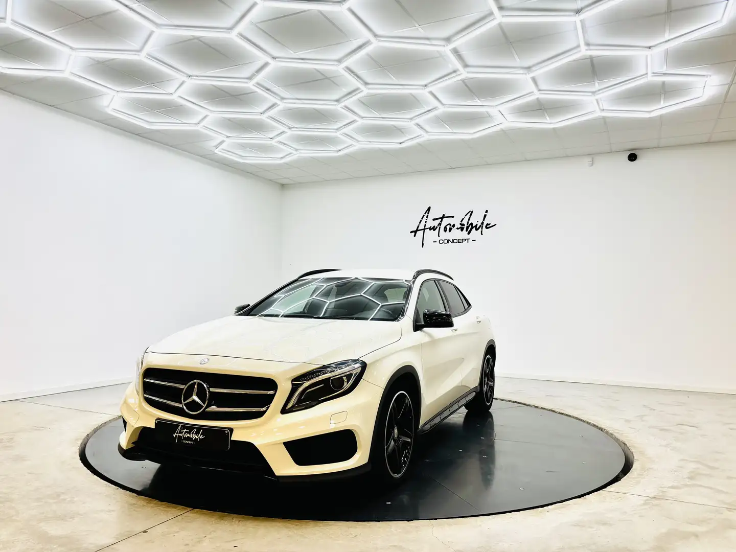 Mercedes-Benz GLA 200 VENDU!!! SOLD!!! Wit - 1
