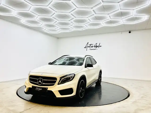 Mercedes-Benz GLA 200