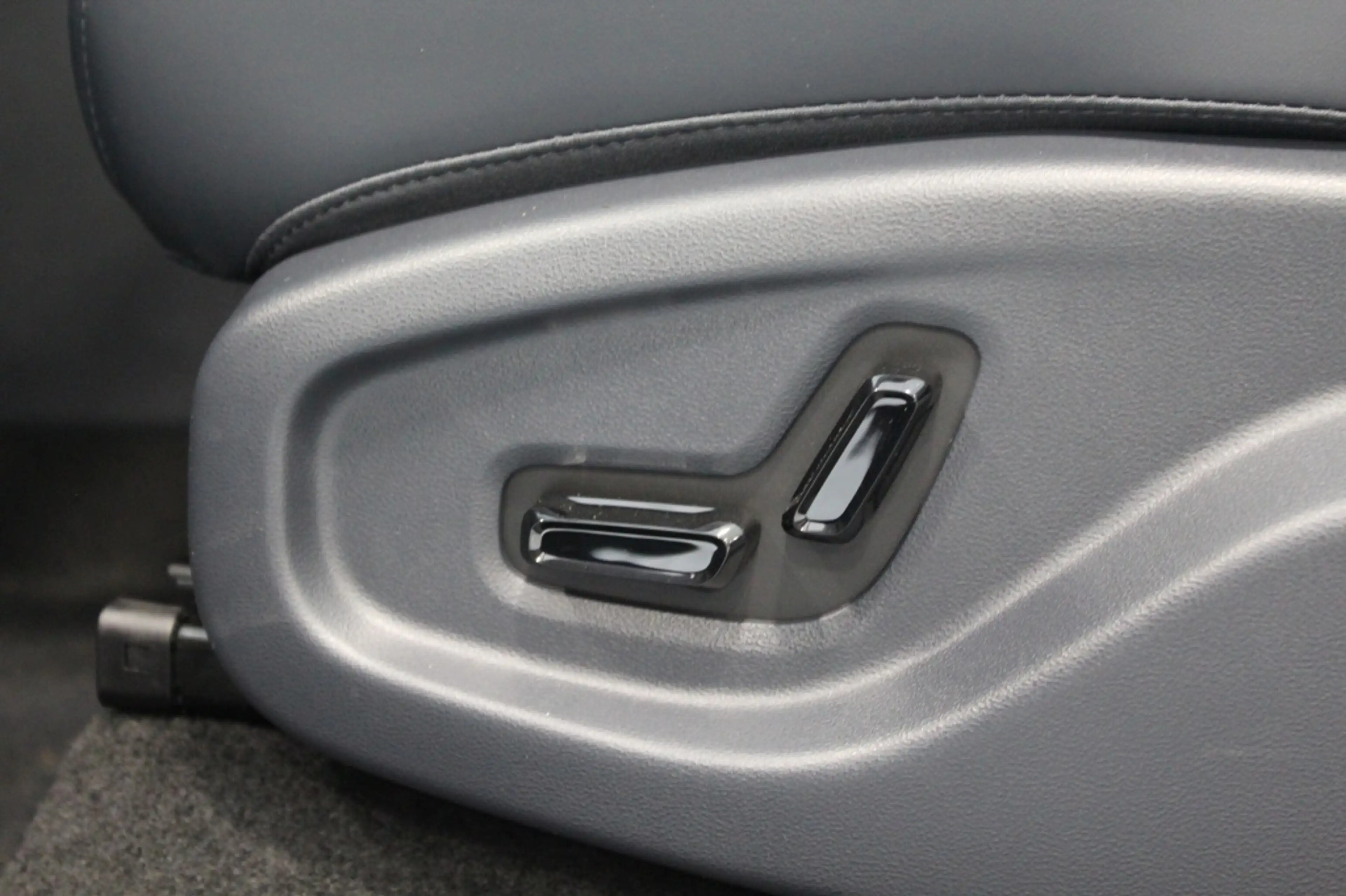 Geely Starray EM-i 1.5 Pro Plug-in/CARPLAY/CRUISE/360 — photo 7