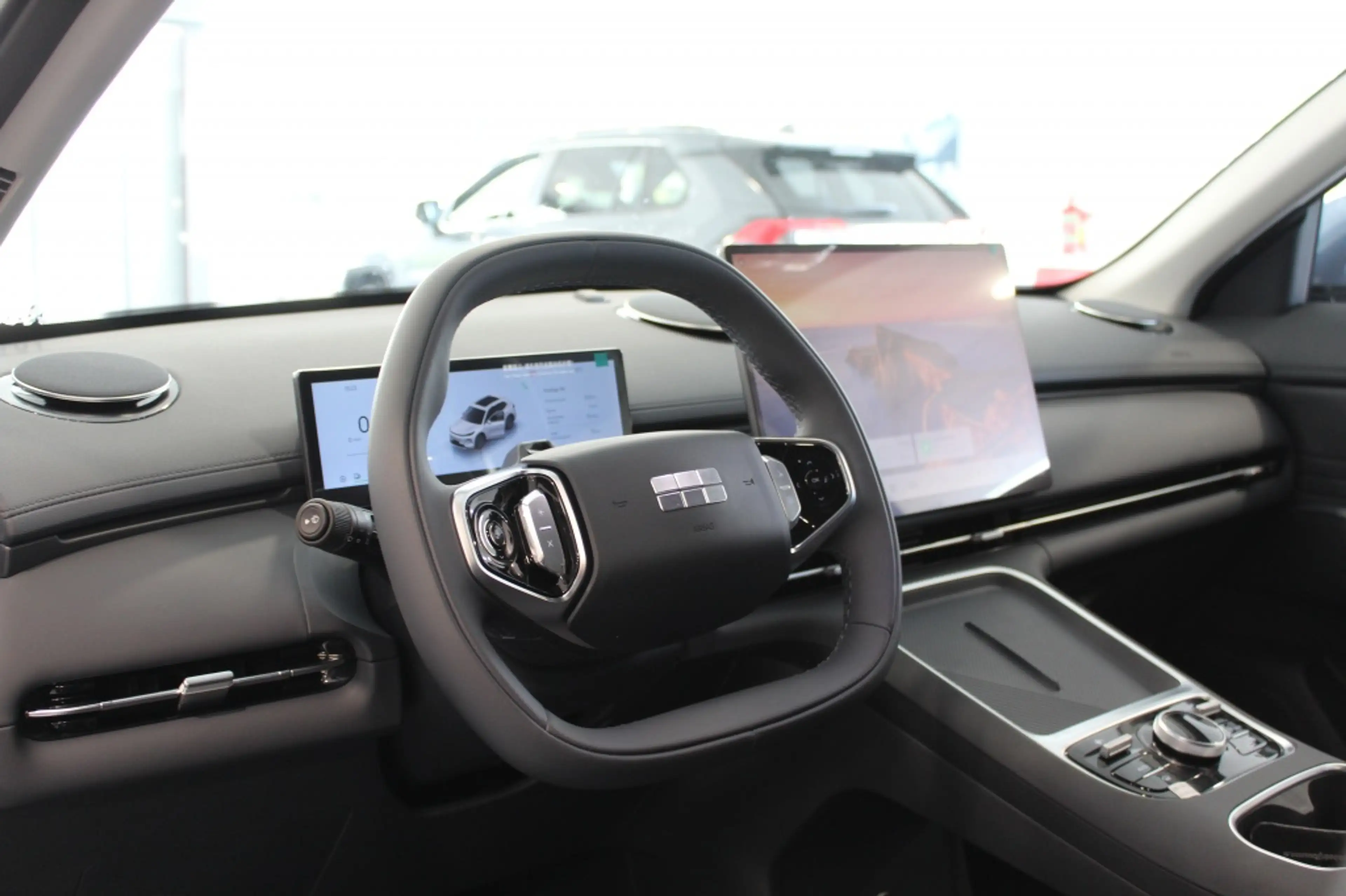 Geely Starray EM-i 1.5 Pro Plug-in/CARPLAY/CRUISE/360 — photo 8