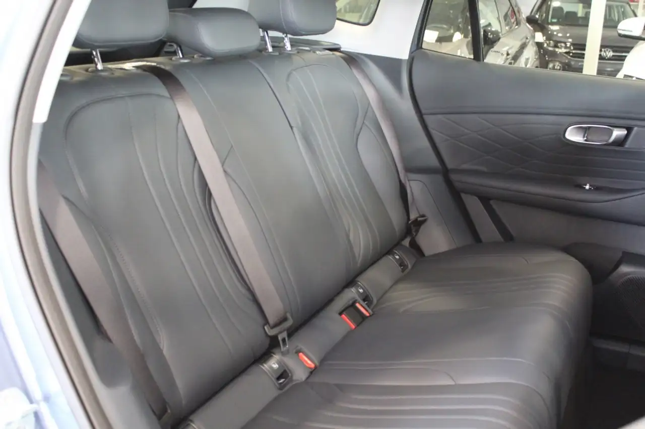 Geely Starray EM-i 2026