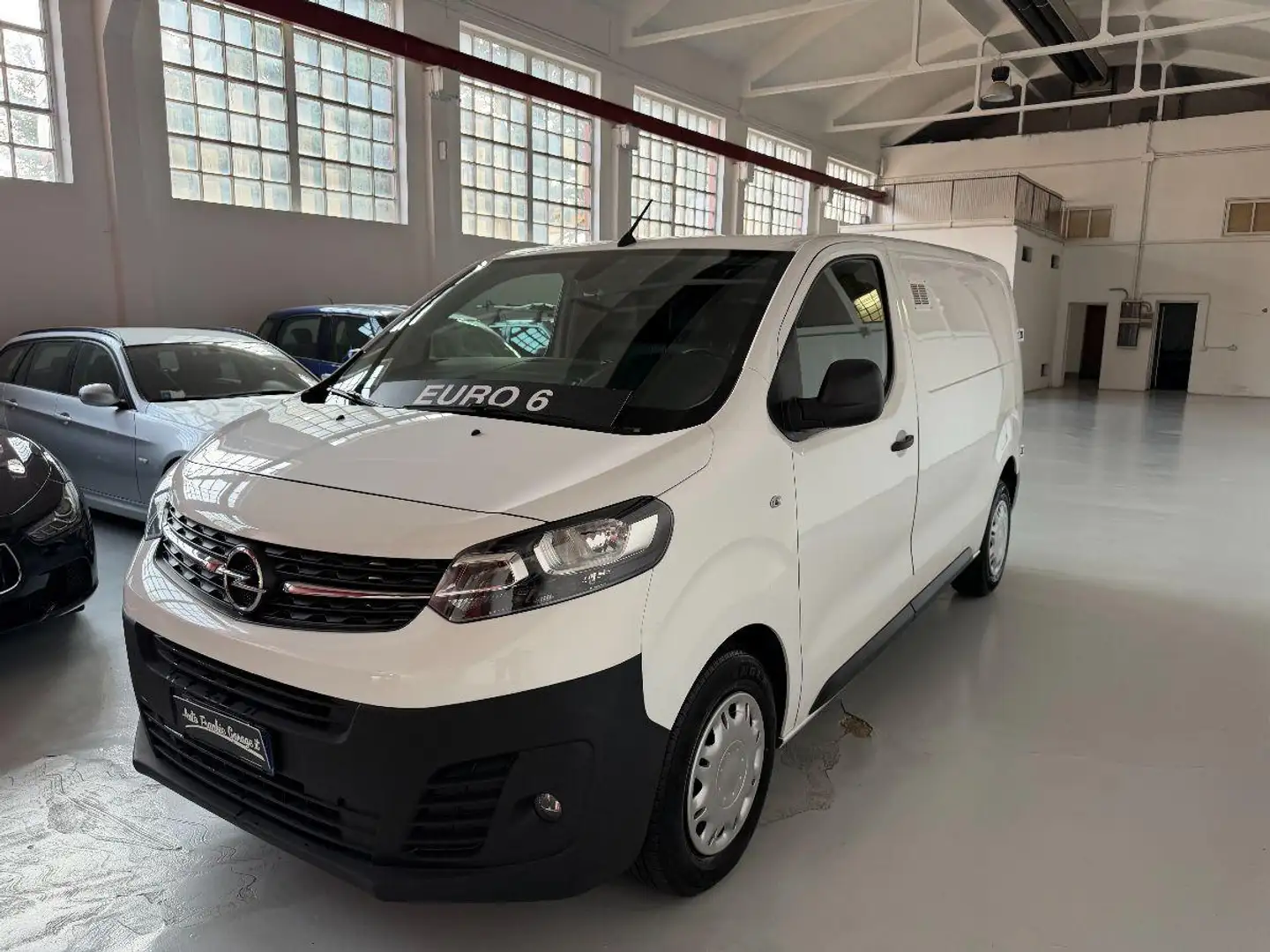 Opel VIVARO Bianco - 1
