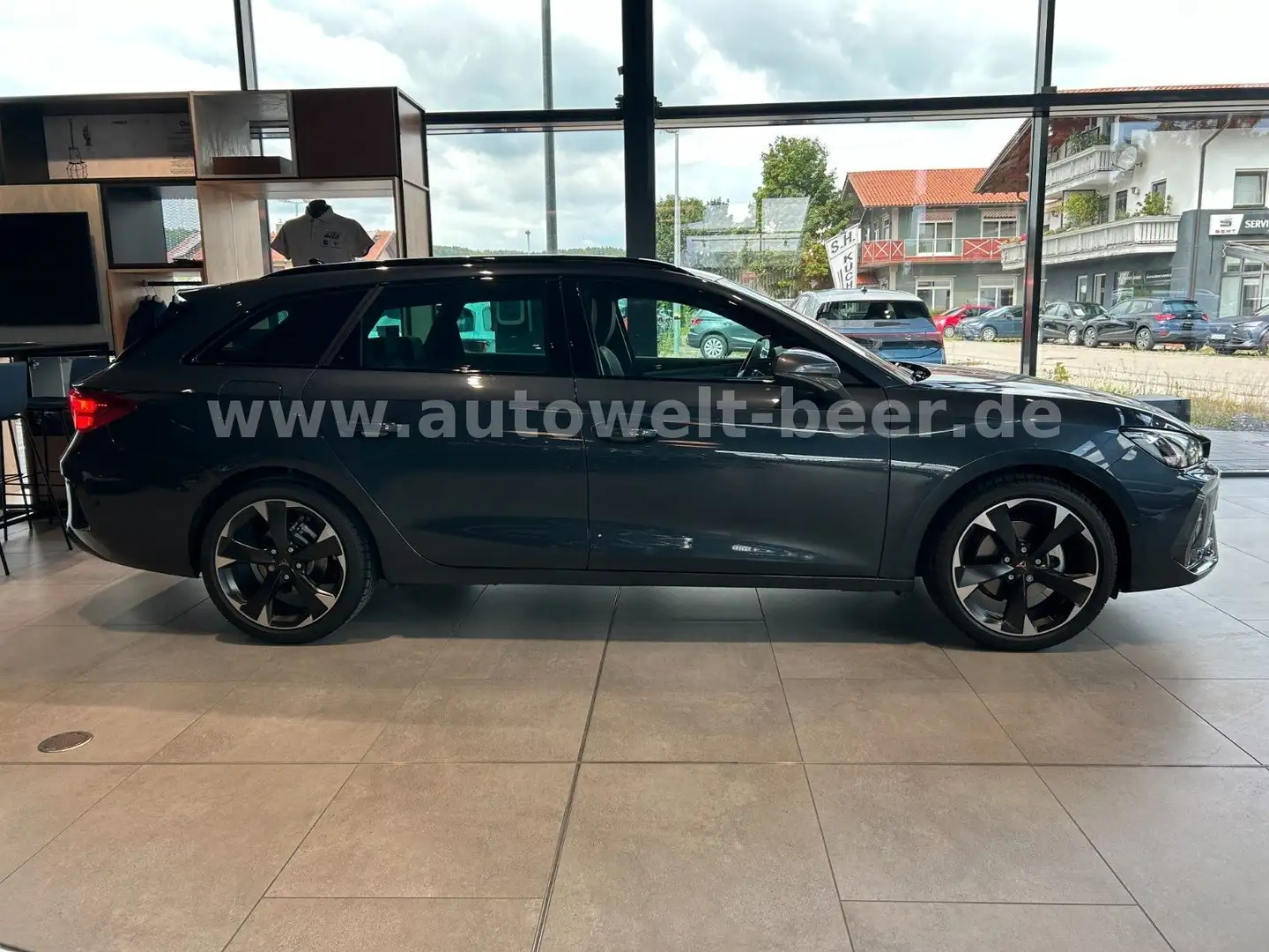 CUPRA Leon SP 1.5 eTSI 150PS DSG *AHK*CAM*NAVI* Gris - 2