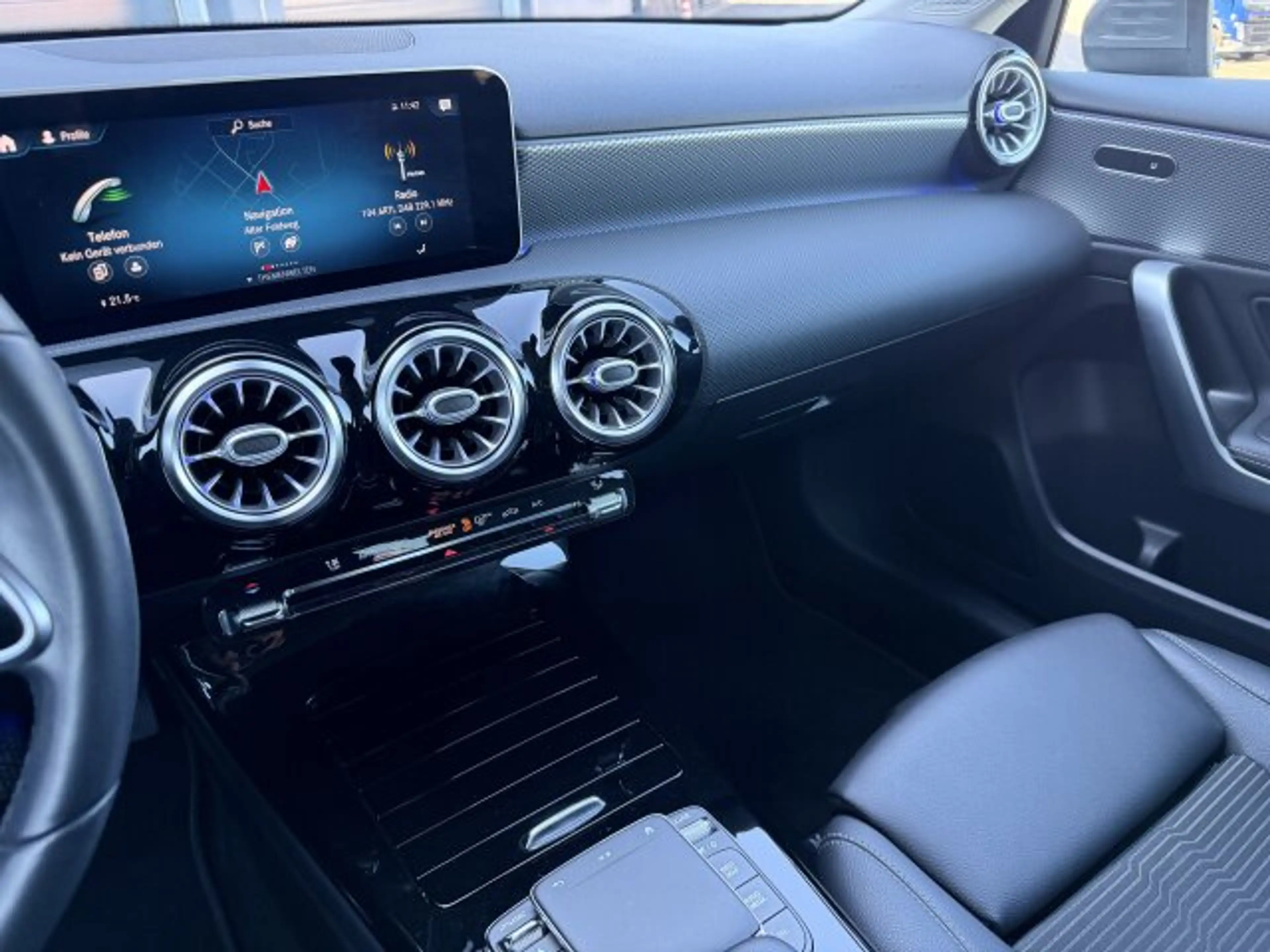 Mercedes-Benz A 180 A 180 Progressive Ed.`19 LED Sound Kam. Ambiente — photo 12